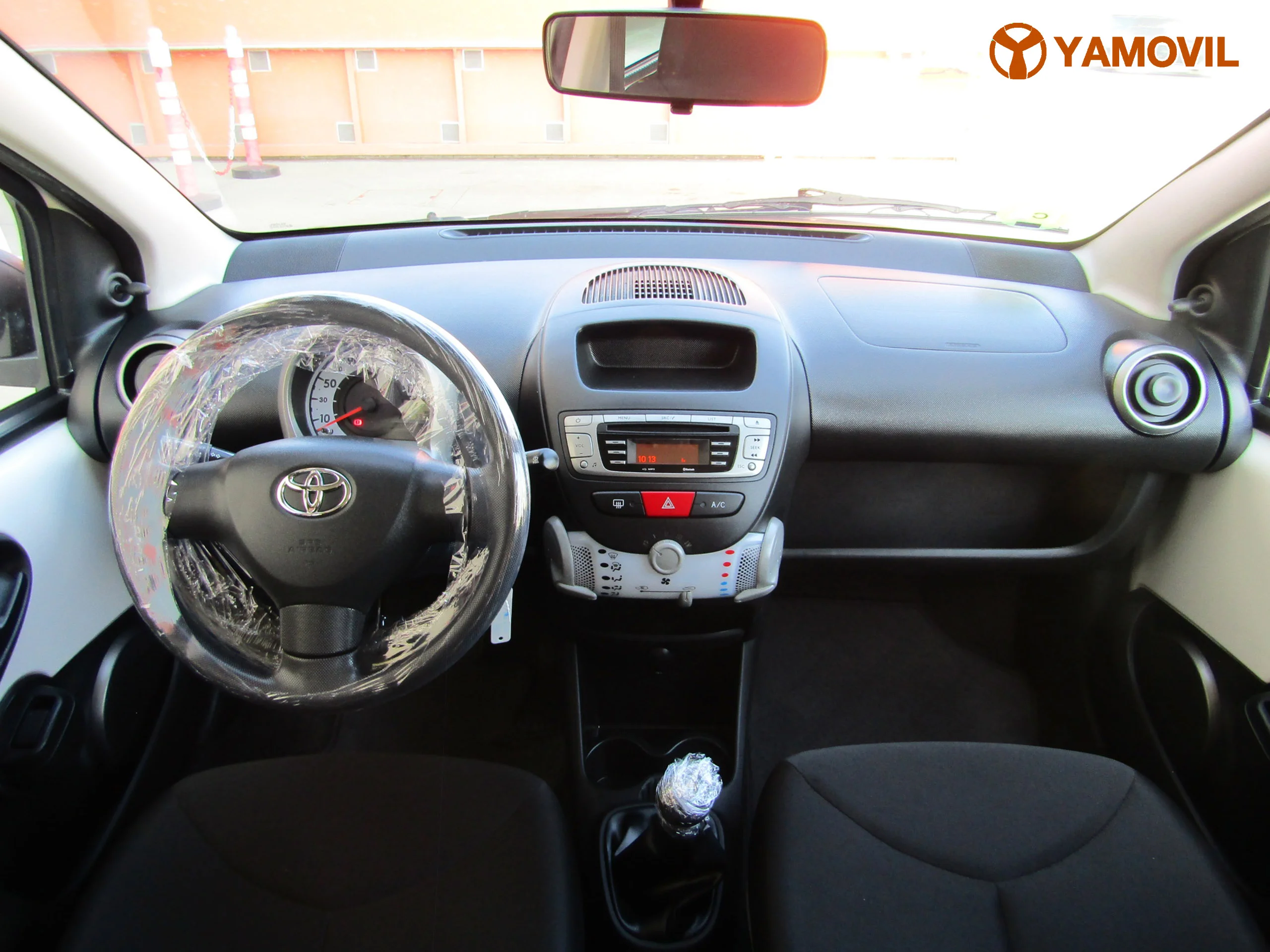 Toyota Aygo LIVE+ PACK COMFORT  - Foto 12