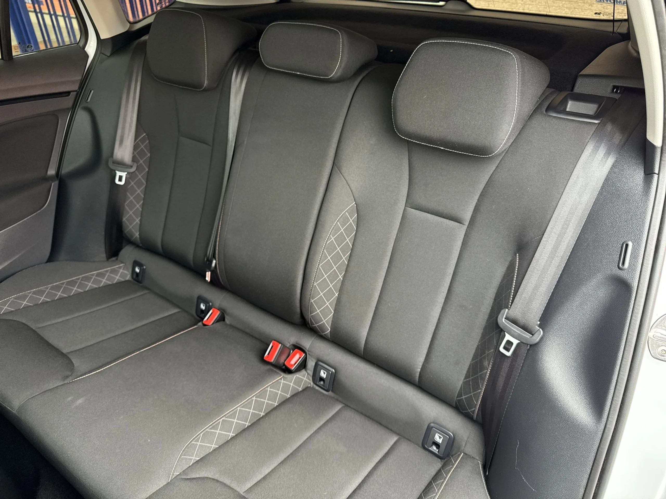 Skoda Kamiq 1.0 TSI Ambition 81 kW (110 CV) - Foto 18