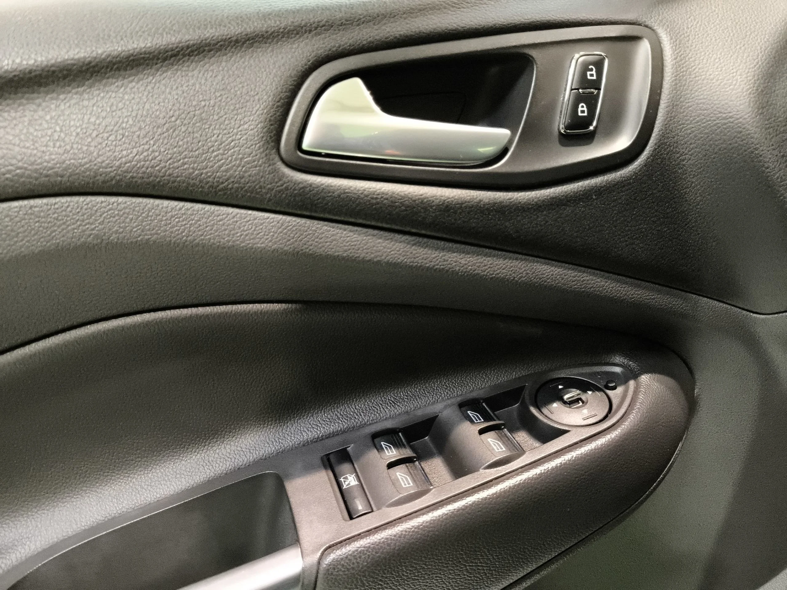 Ford Kuga 1.5 EcoBoost SANDS Trend 4x2 110 kW (150 CV) - Foto 10