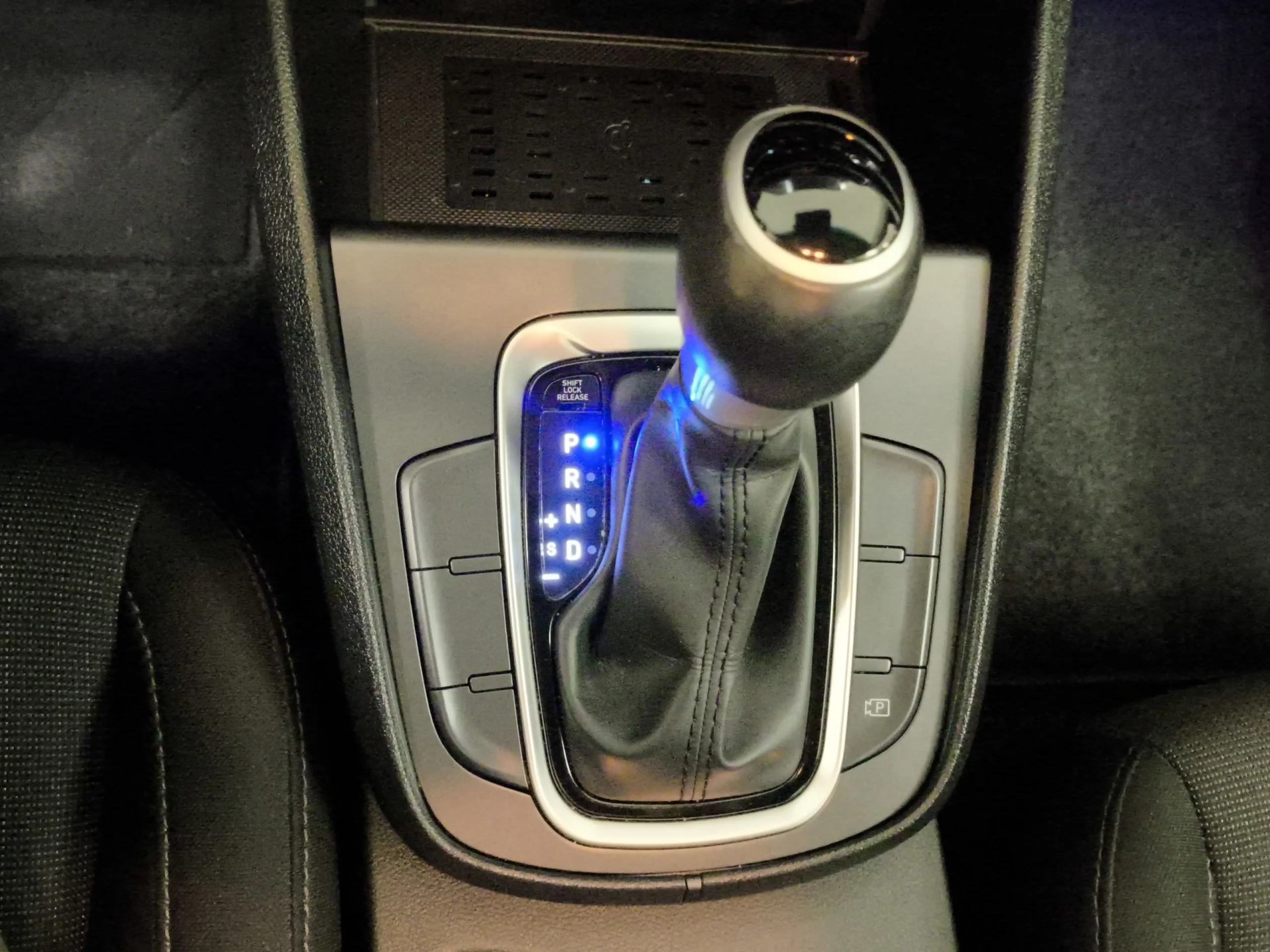 Hyundai Kona 1.6 GDI HEV Tecno 2C DCT 104 kW (141 CV) - Foto 19