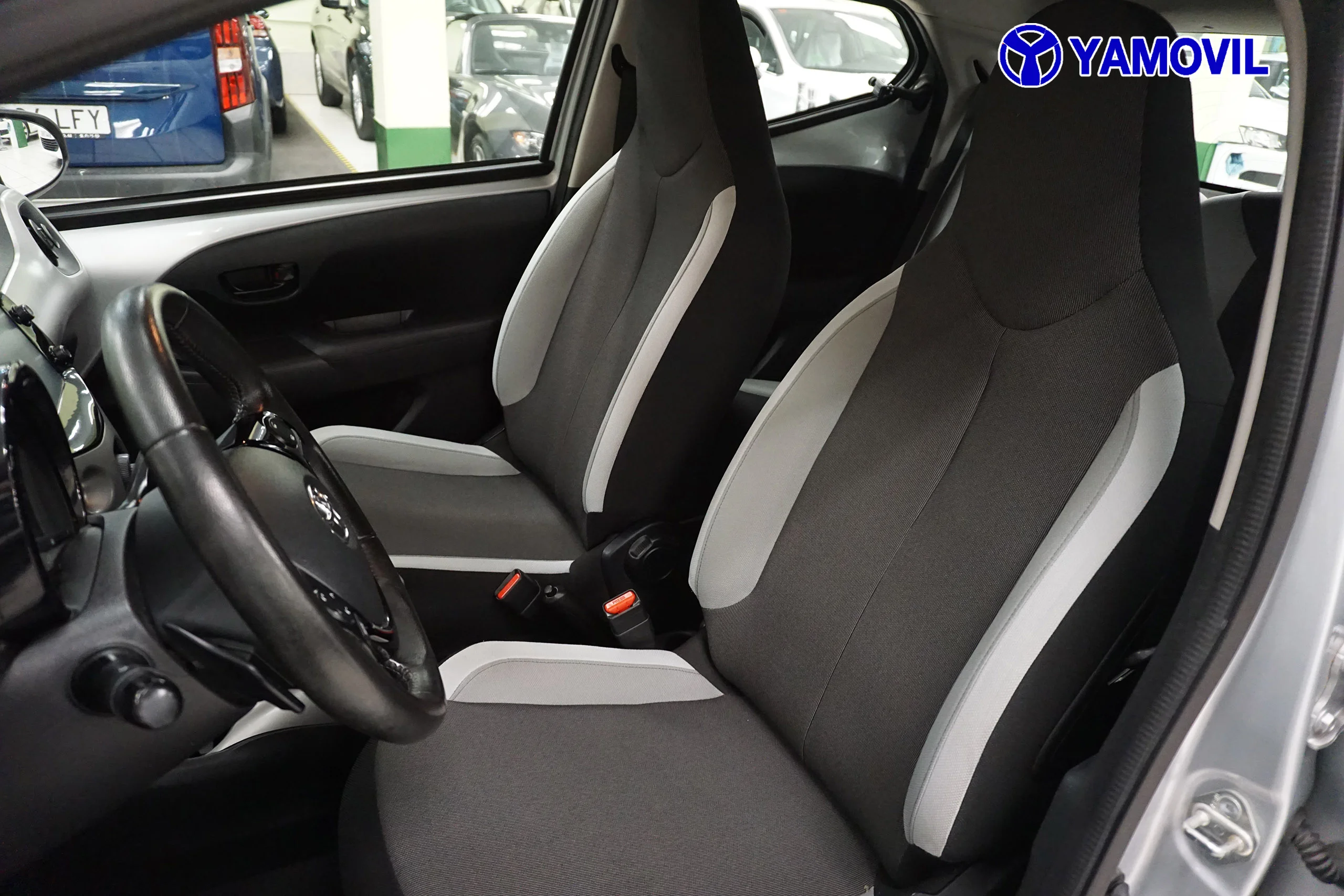 Toyota Aygo 1.0 XPLAY 5P - Foto 13