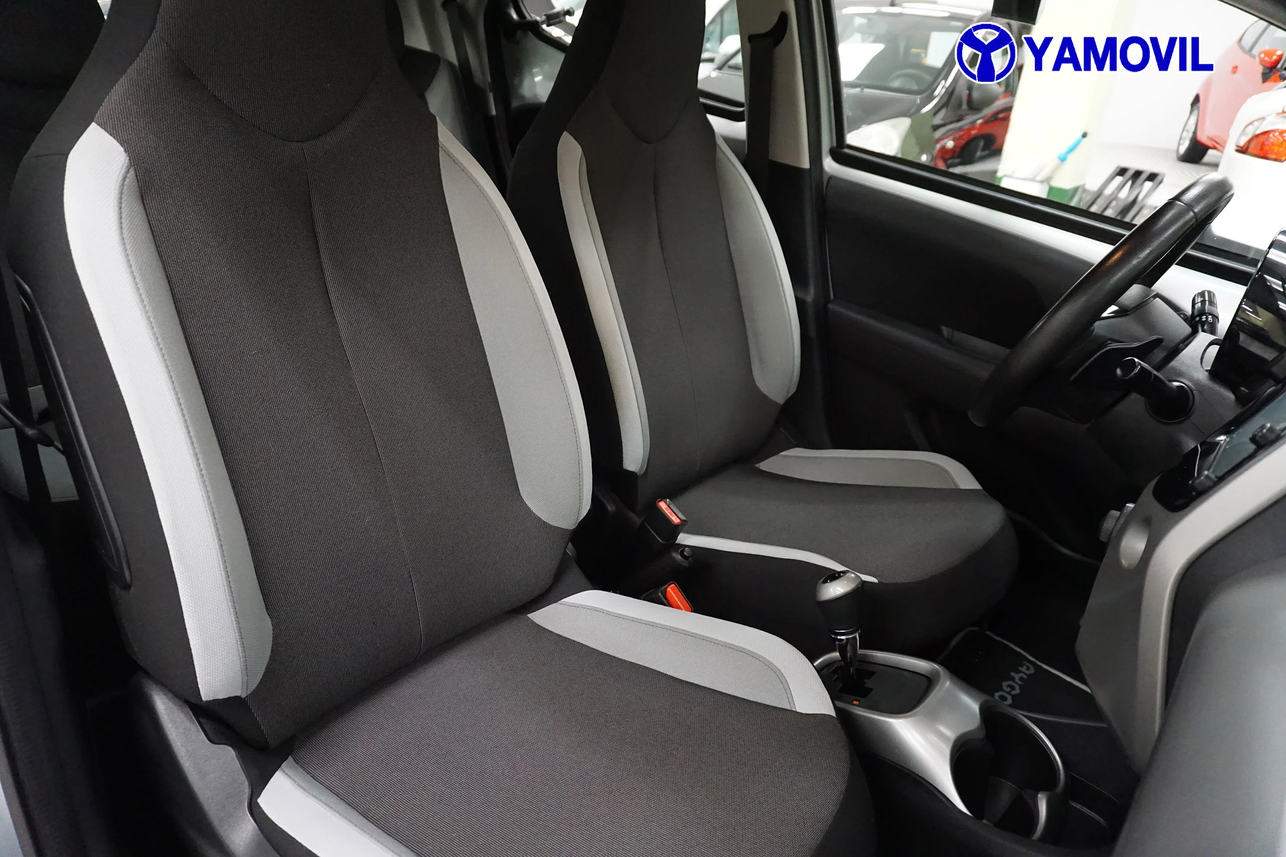 Toyota Aygo 1.0 XPLAY 5P - Foto 15