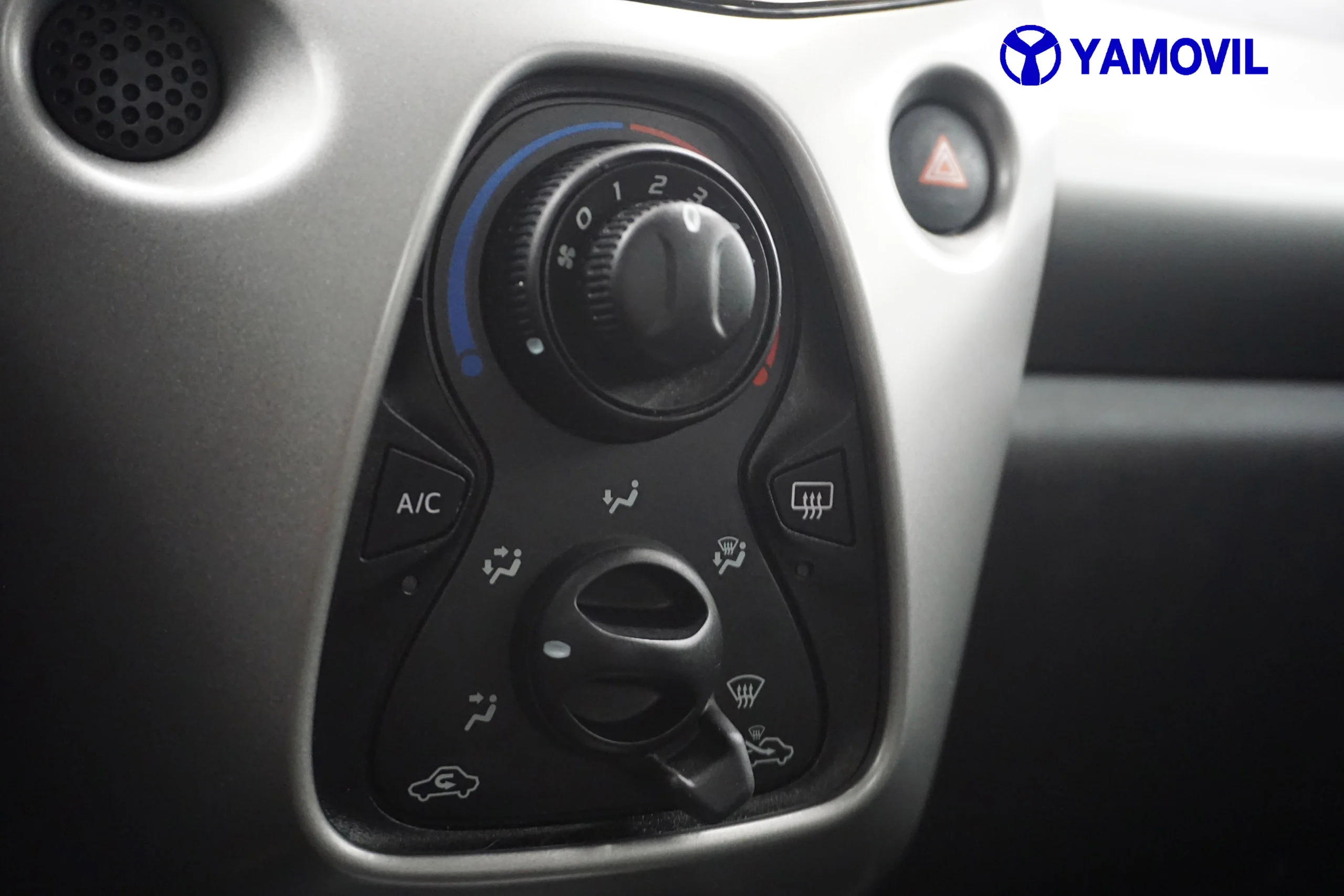 Toyota Aygo 1.0 XPLAY 5P - Foto 26