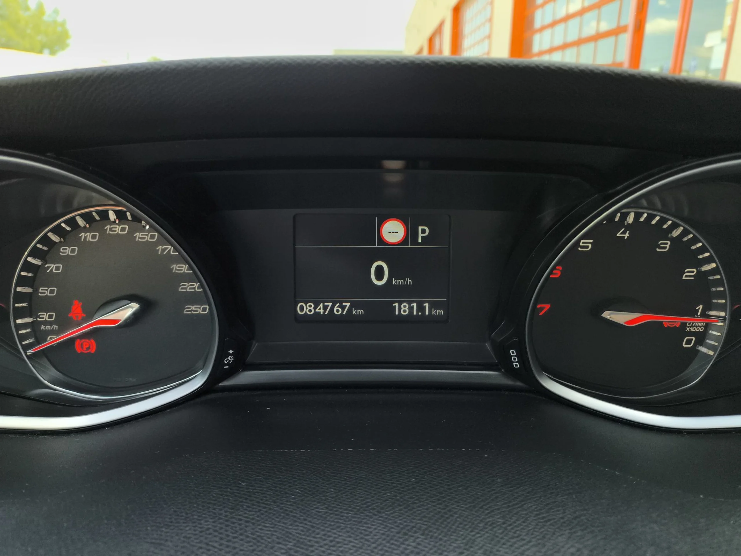 Peugeot 308 PureTech 130 SANDS Allure EAT8 96 kW (130 CV) - Foto 12