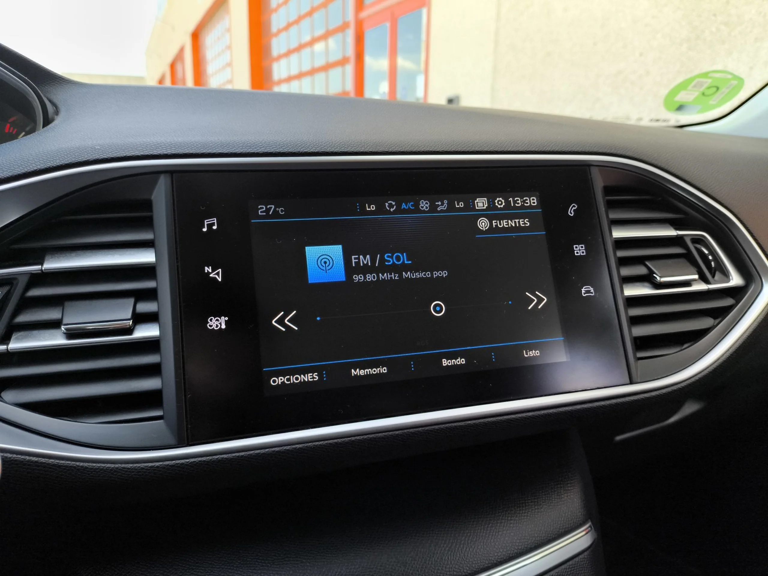 Peugeot 308 PureTech 130 SANDS Allure EAT8 96 kW (130 CV) - Foto 13