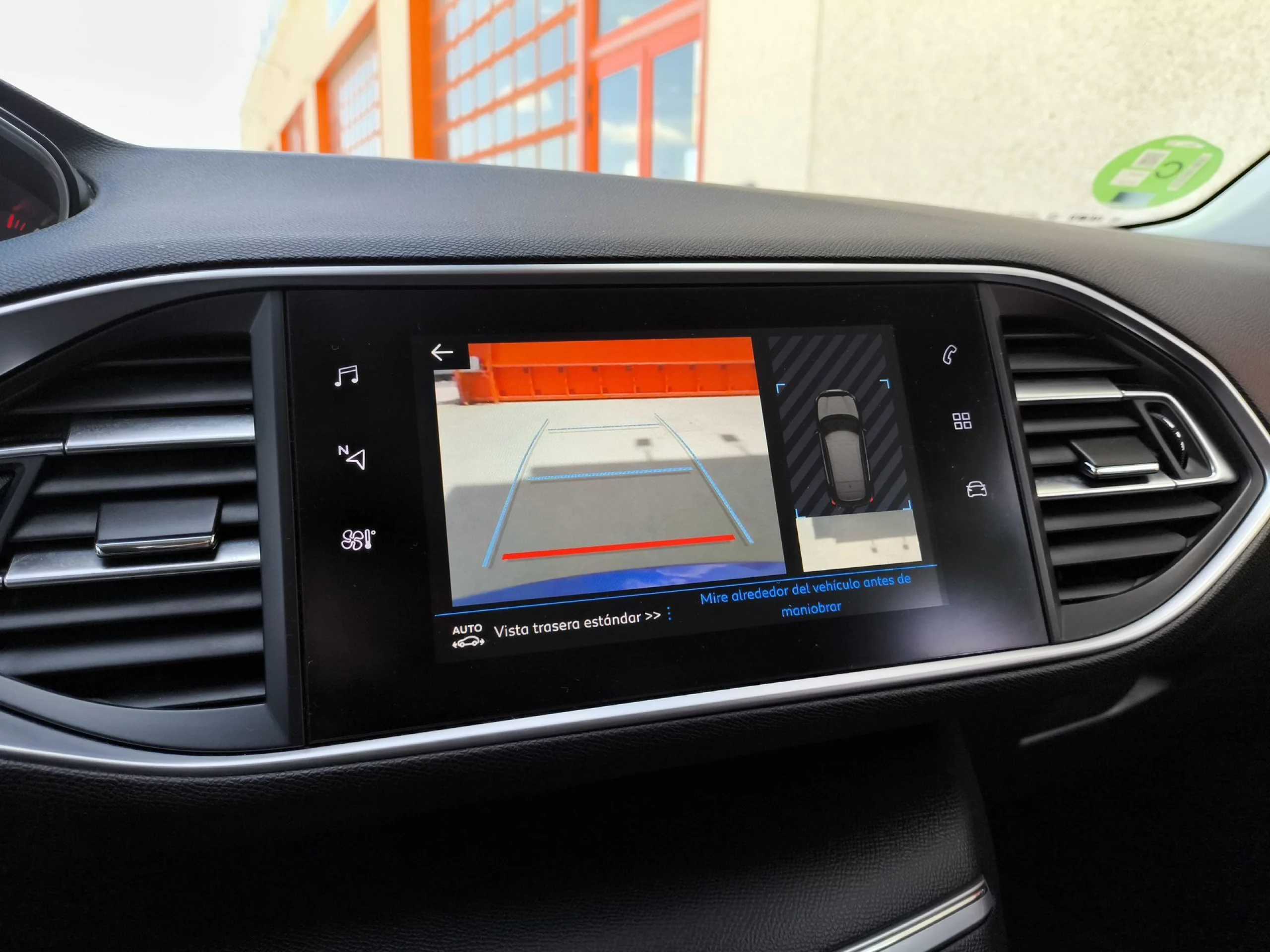 Peugeot 308 PureTech 130 SANDS Allure EAT8 96 kW (130 CV) - Foto 14