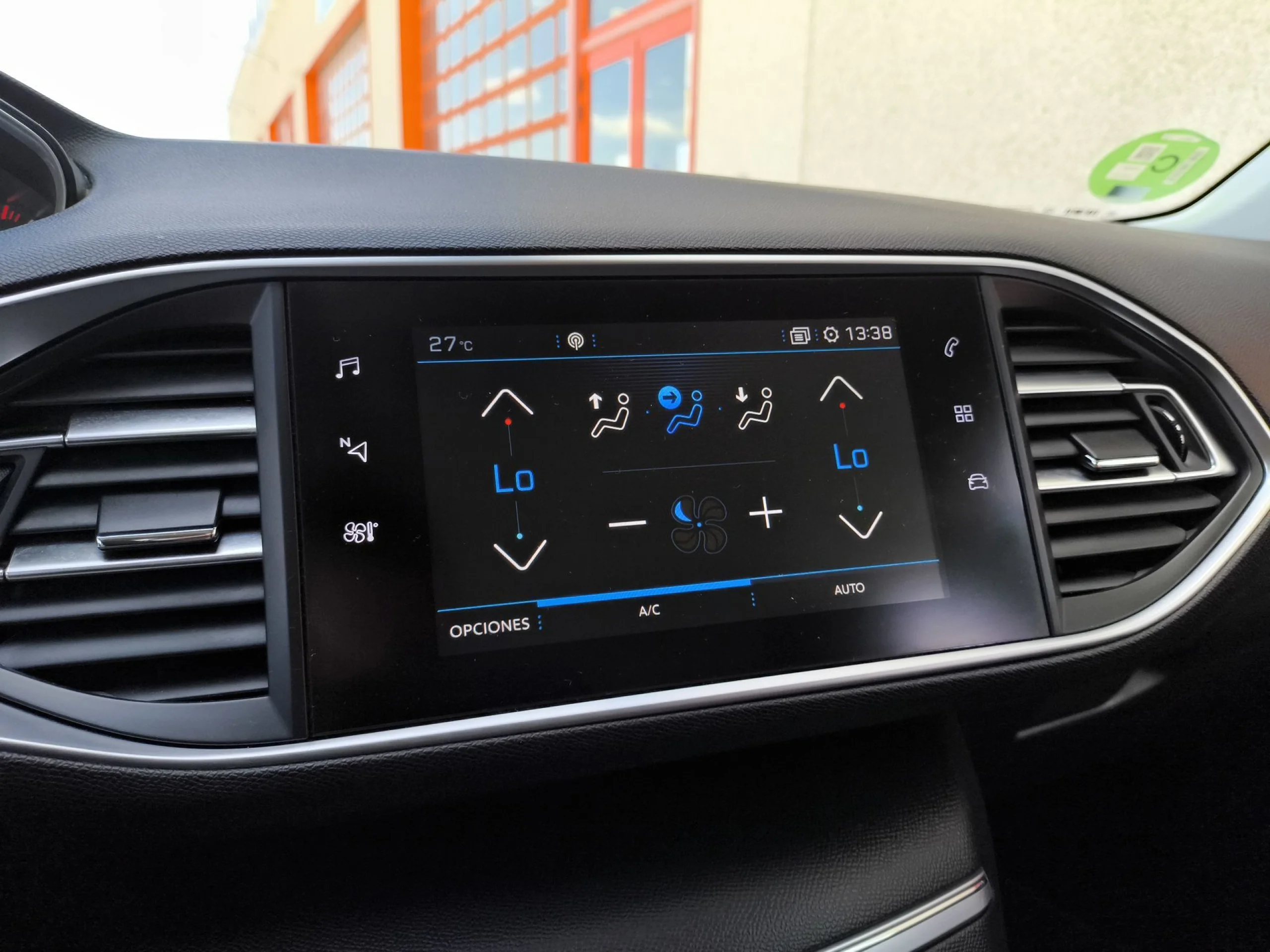 Peugeot 308 PureTech 130 SANDS Allure EAT8 96 kW (130 CV) - Foto 16