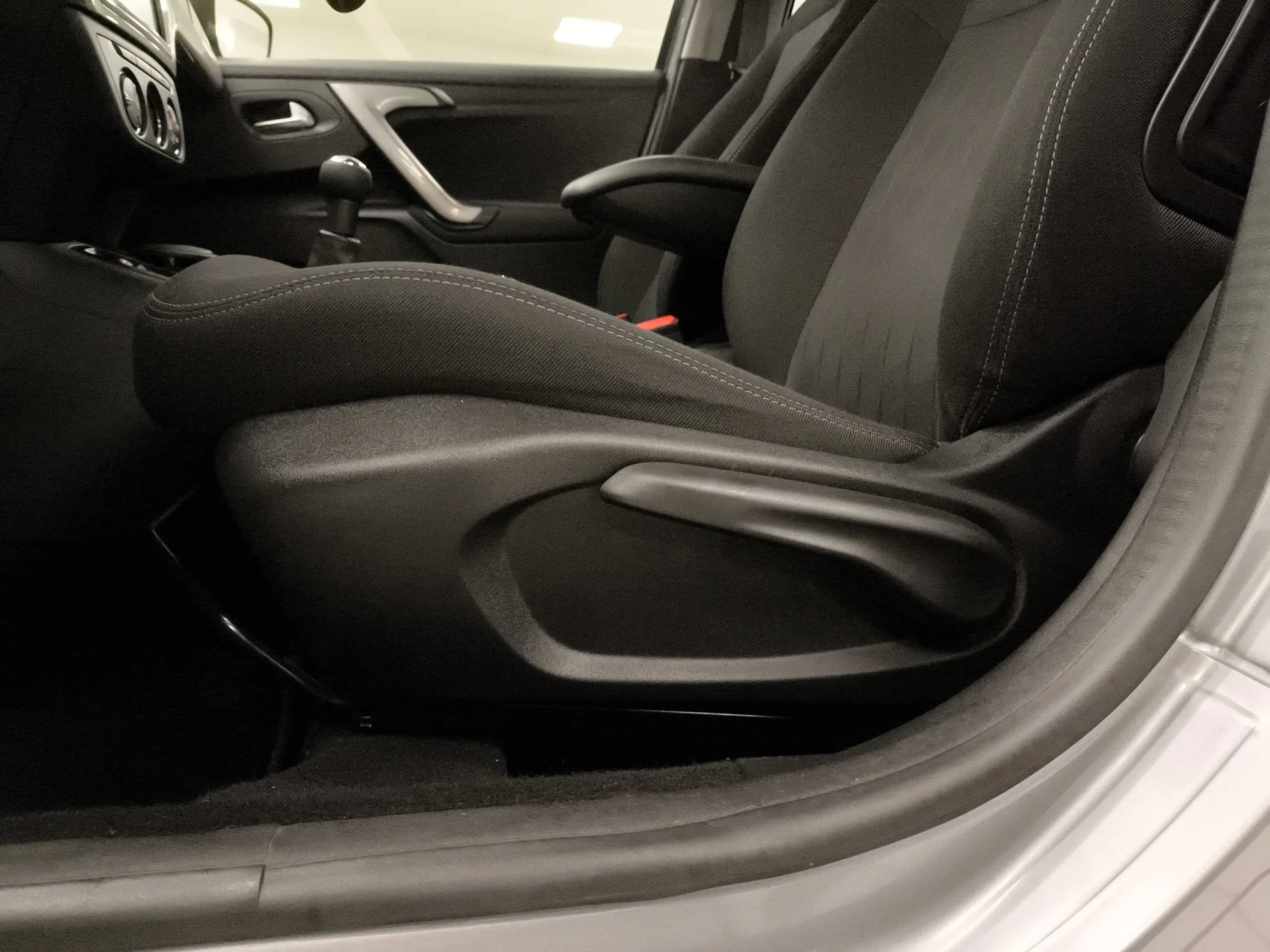 Citroen C-Elysee 1.6 VTi Shine 85 kW (115 CV) - Foto 9