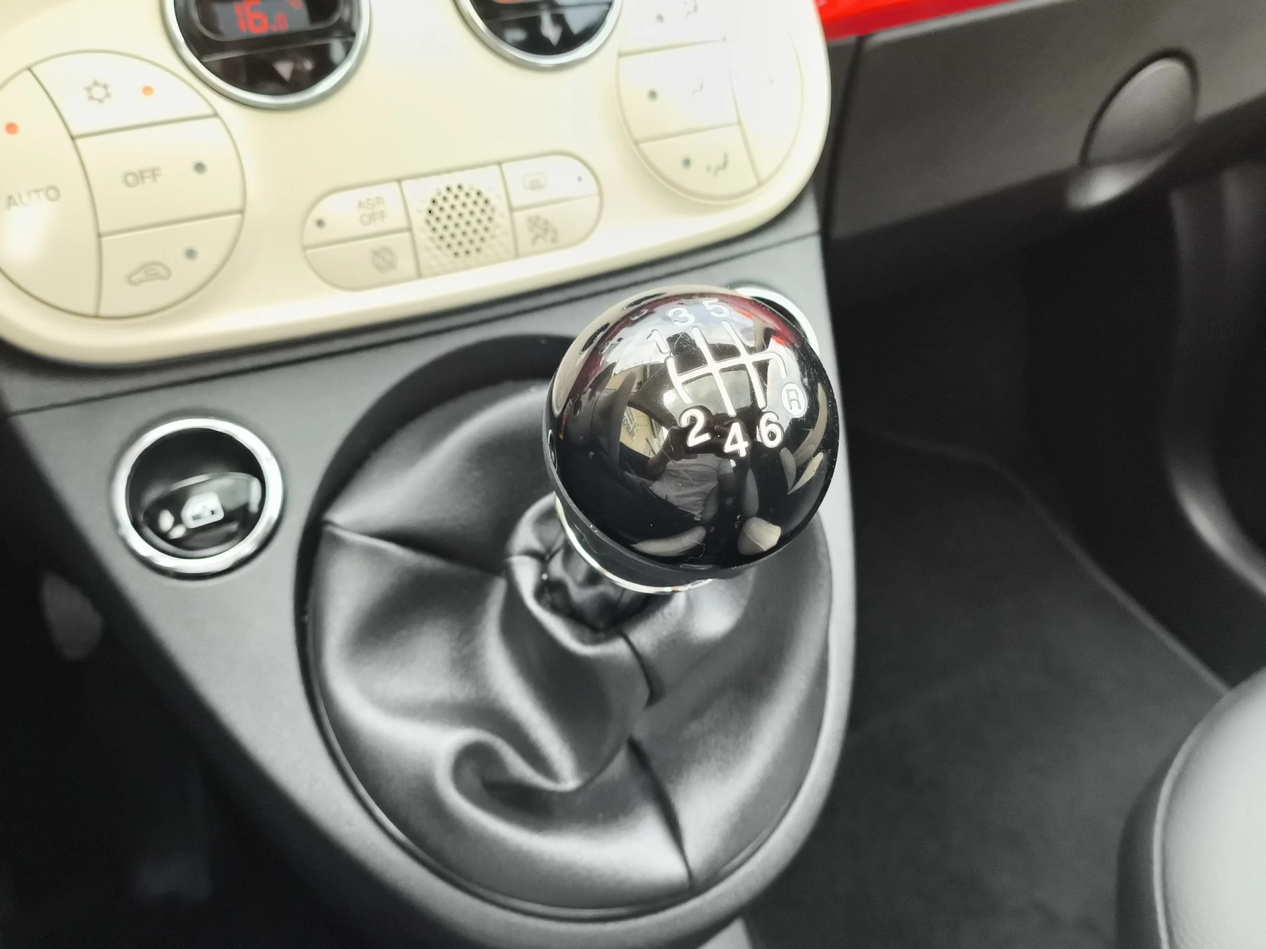 Fiat 500 1.0 Hybrid Dolcevita 51 kW (70 CV) - Foto 23