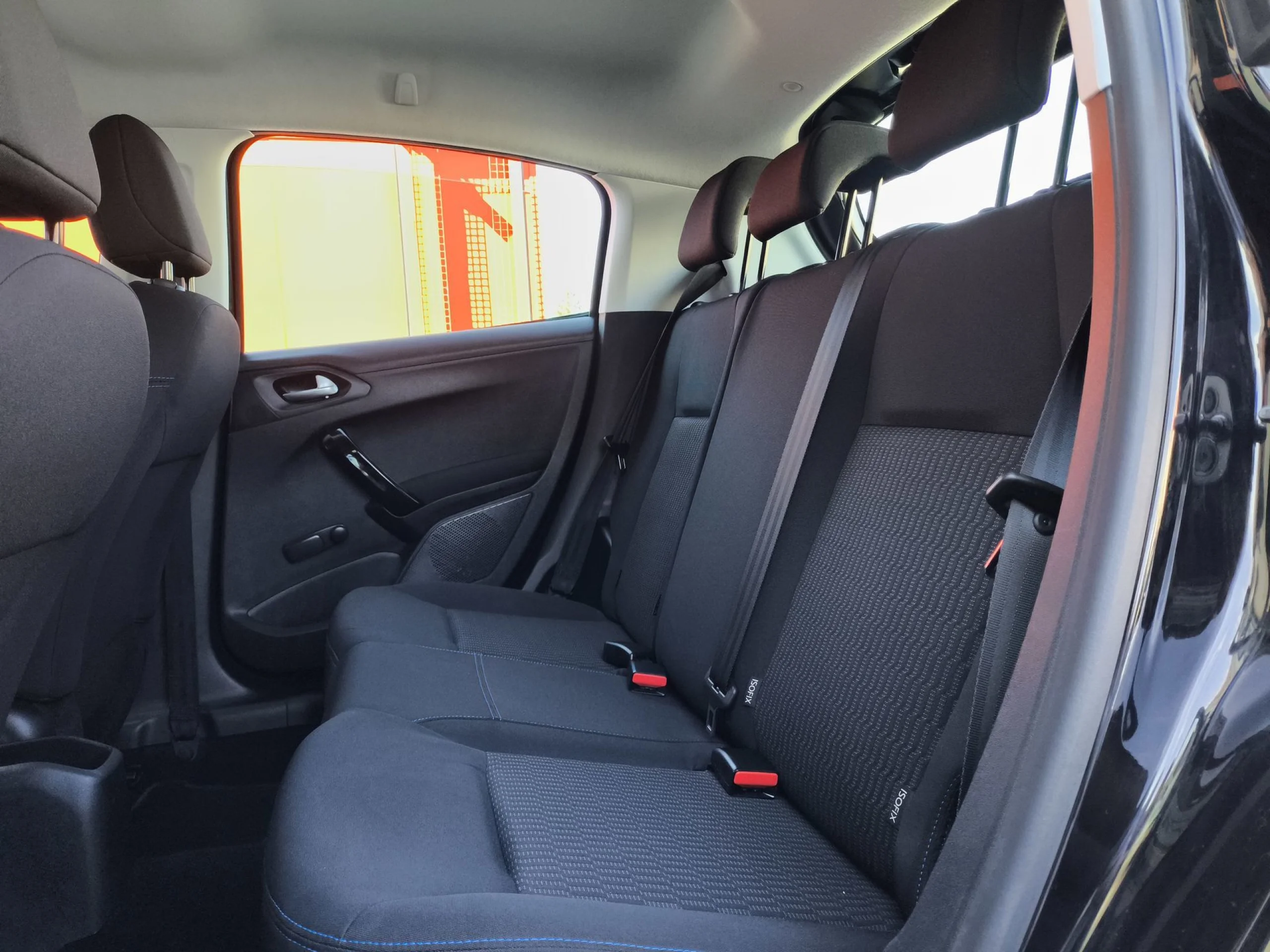 Peugeot 208 PureTech Signature 60 kW (82 CV) - Foto 18