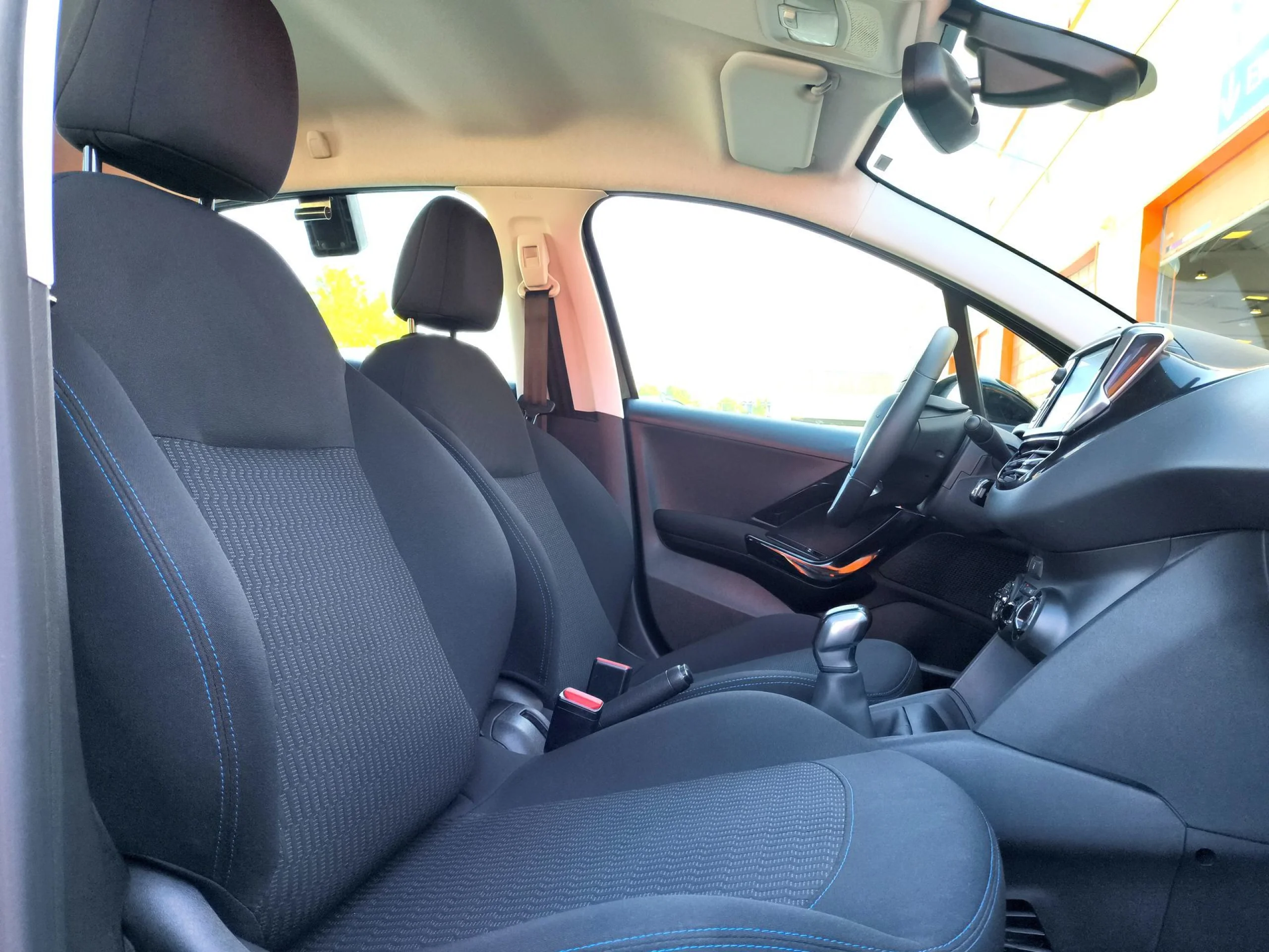 Peugeot 208 PureTech Signature 60 kW (82 CV) - Foto 20