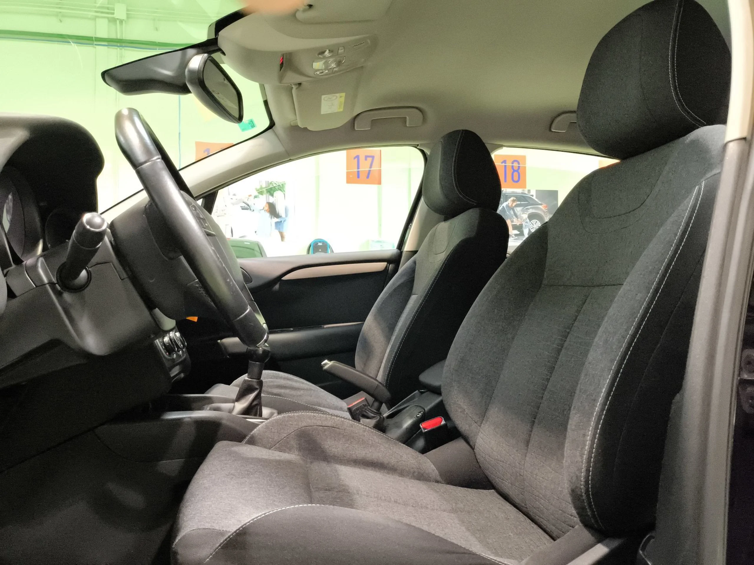 Citroen C4 PureTech 110 Feel Edition 81 kW (110 CV) - Foto 8