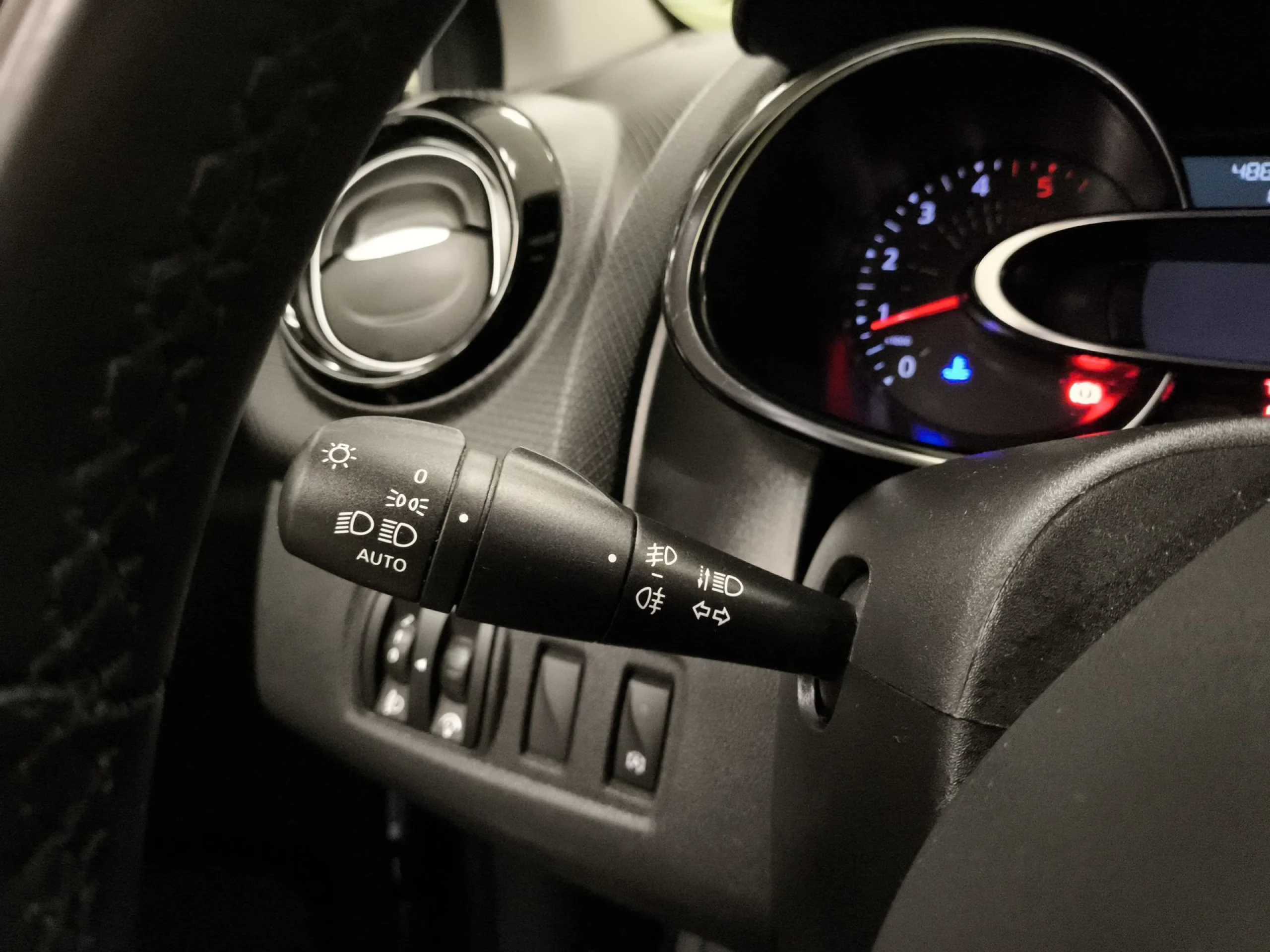 Renault Clio Zen dCi 66 kW (90 CV) EDC - Foto 16