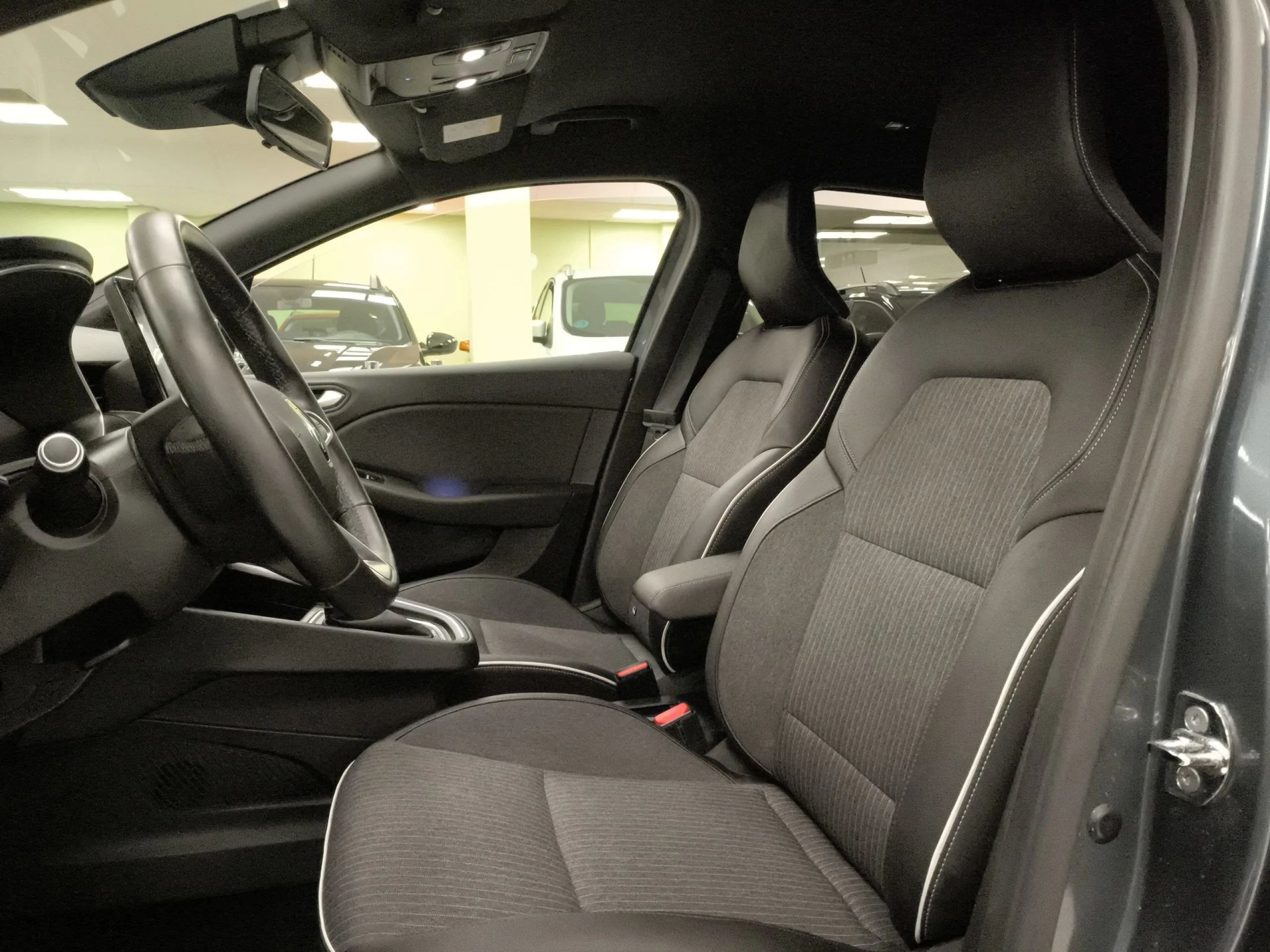 Renault Clio Zen E-Tech Híbrido 103 kW (140 CV) - Foto 8