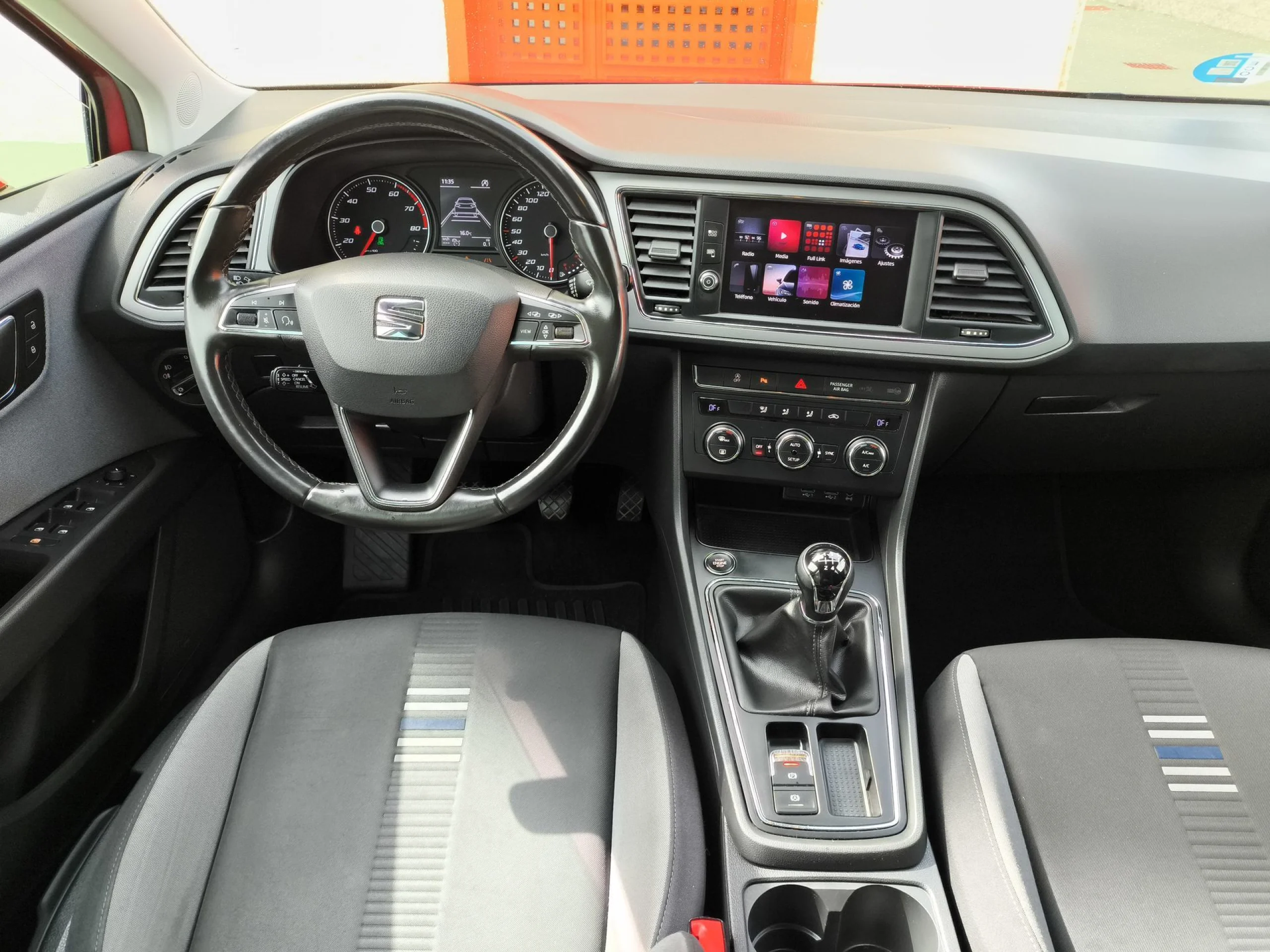 Seat León 1.5 TGI GNC SANDS Style Visio Edition 96 kW (130 CV) - Foto 17