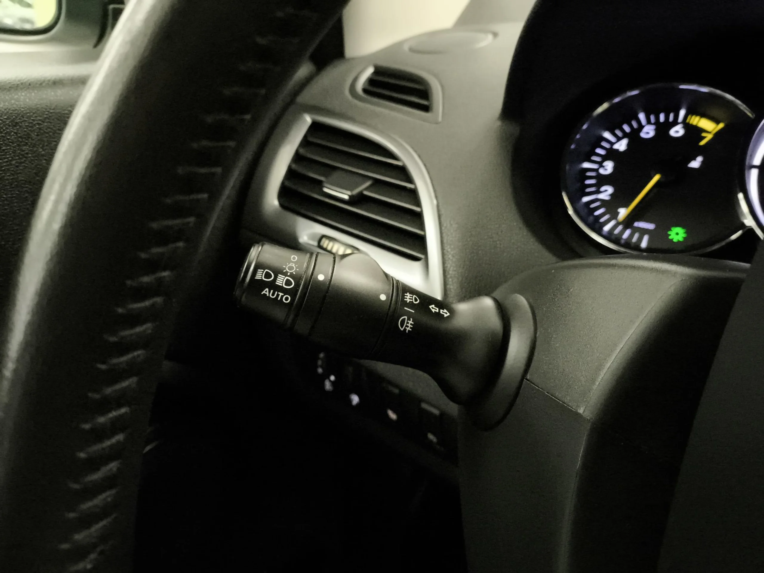 Renault Megane Limited Energy SANDS TCe 85 kW (115 CV) - Foto 15