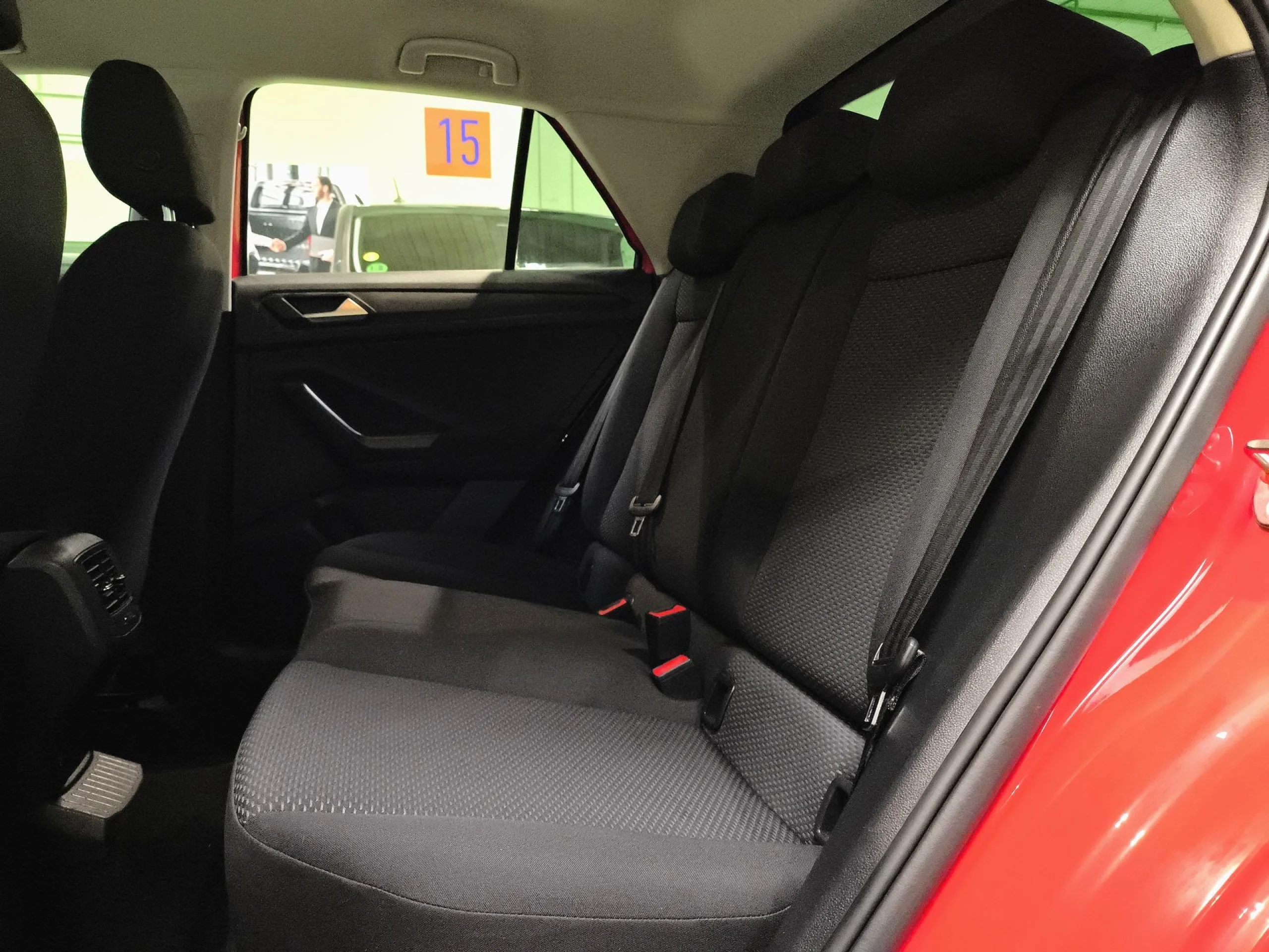 Volkswagen T-Roc Edition 1.6 TDI 85 kW (115 CV) - Foto 24