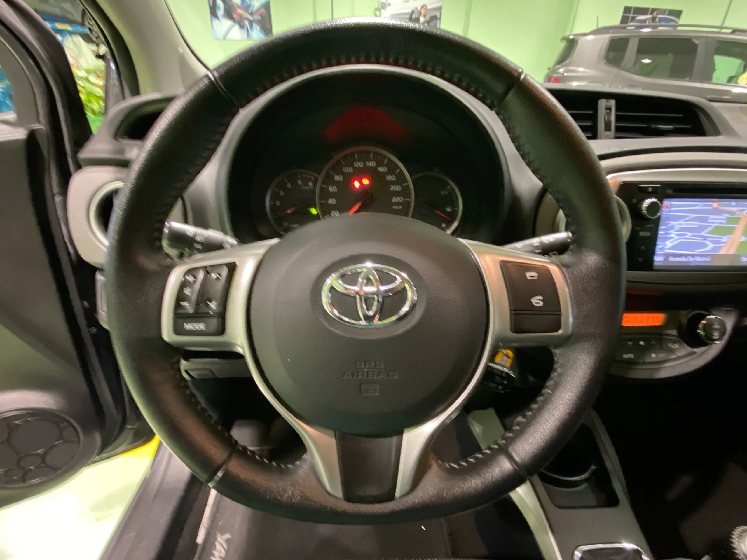 Toyota Yaris 90D Active 66 kW (90 CV) - Foto 11