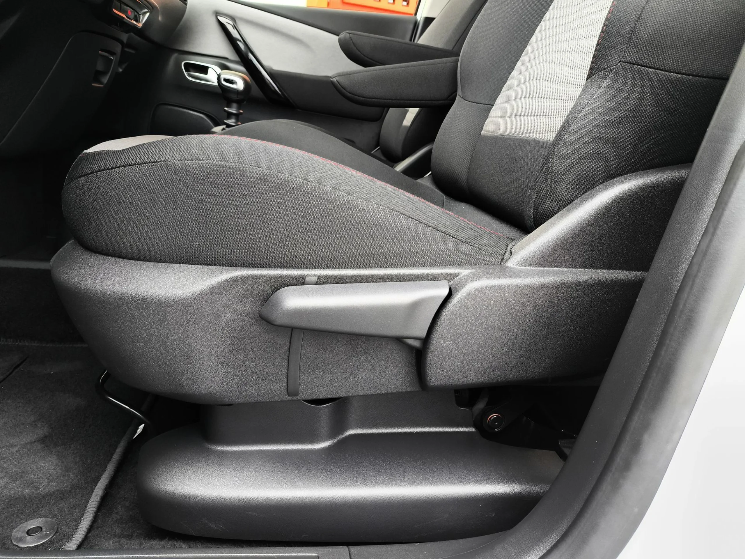 Citroen Grand C4 Spacetourer PureTech 130 SANDS 6v C-Series 96 kW (131 CV) - Foto 9