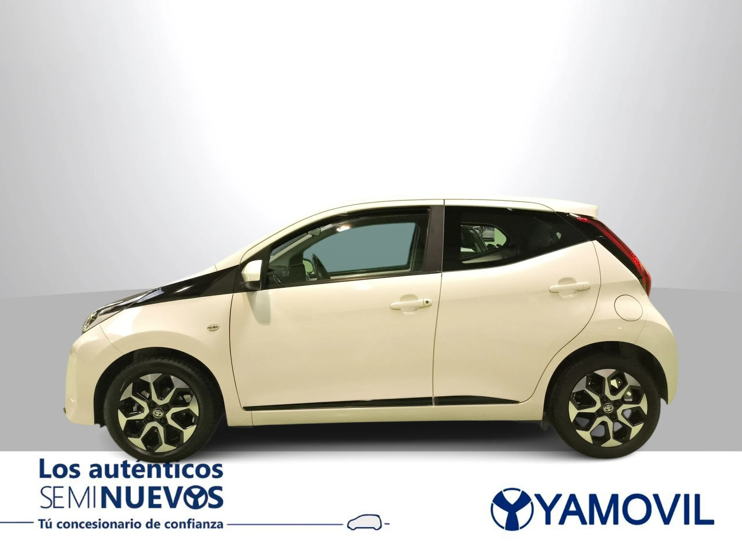 Toyota Aygo 1.0 70 x-play 53 kW (72 CV) - Foto 4