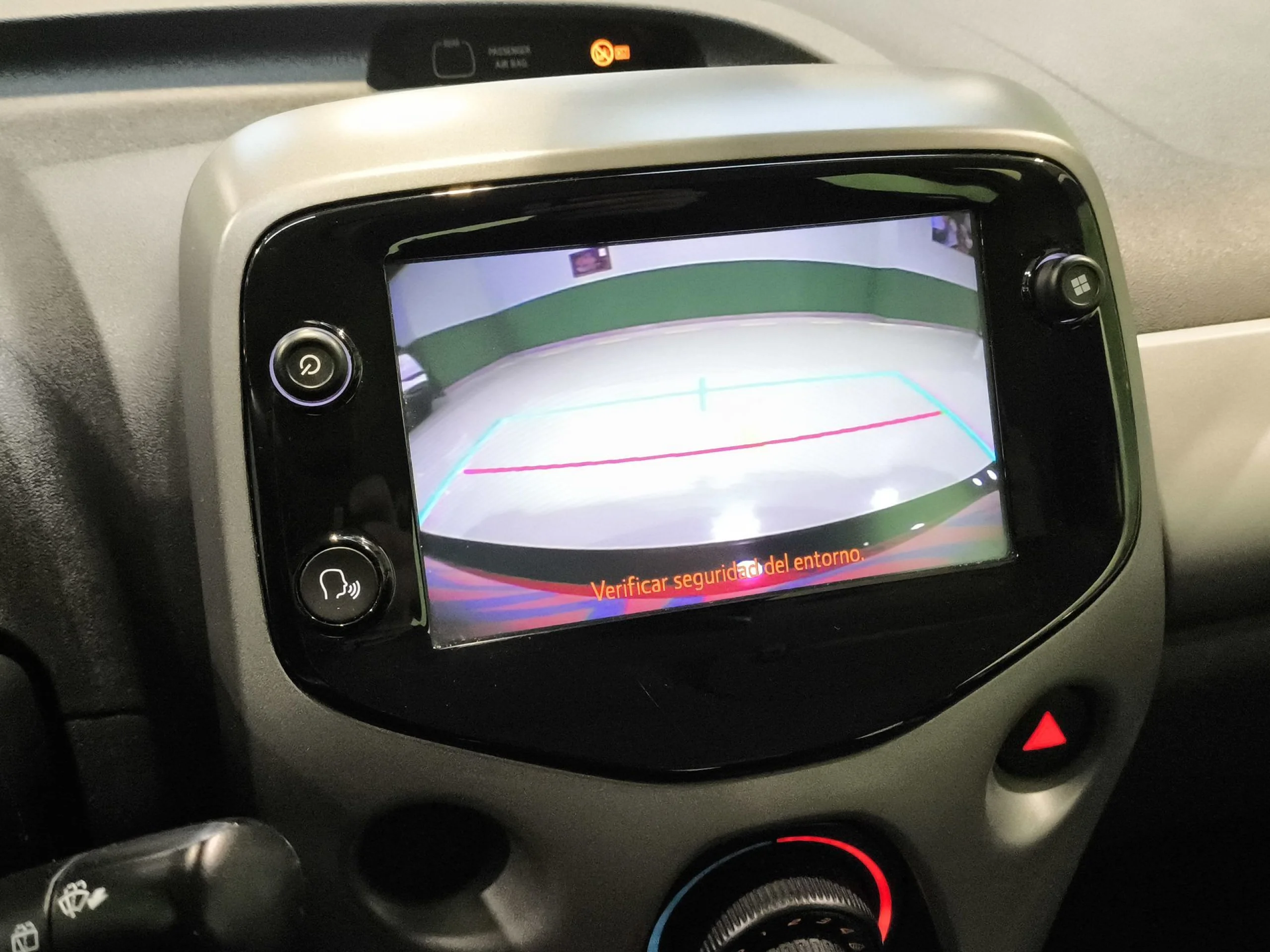 Toyota Aygo 1.0 70 x-play 53 kW (72 CV) - Foto 14