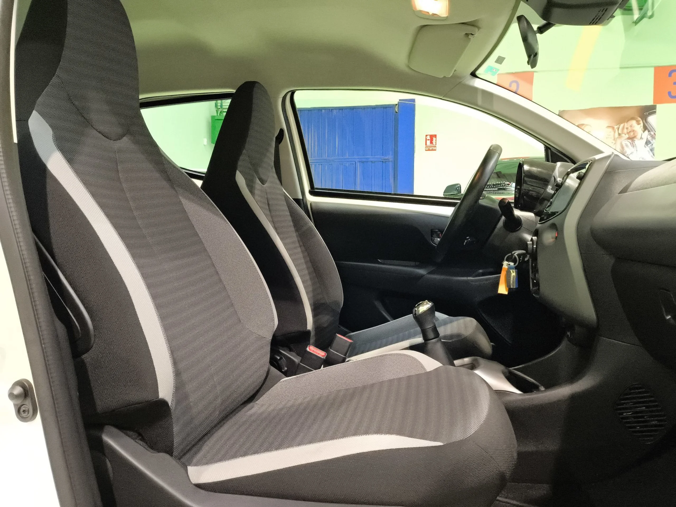 Toyota Aygo 1.0 70 x-play 53 kW (72 CV) - Foto 20