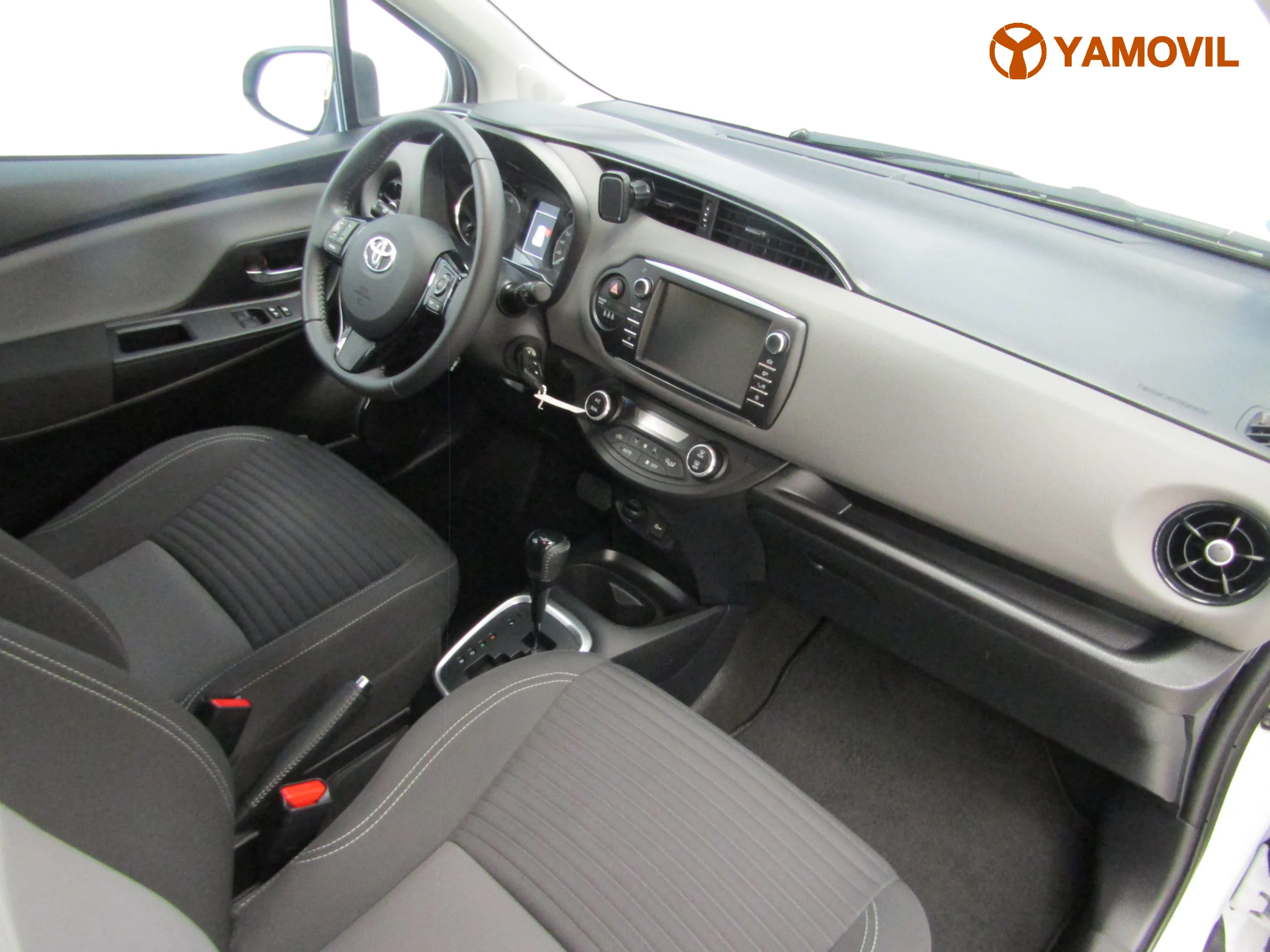 Toyota Yaris 100H AUT (e-CVT) ACTIVE - Foto 14