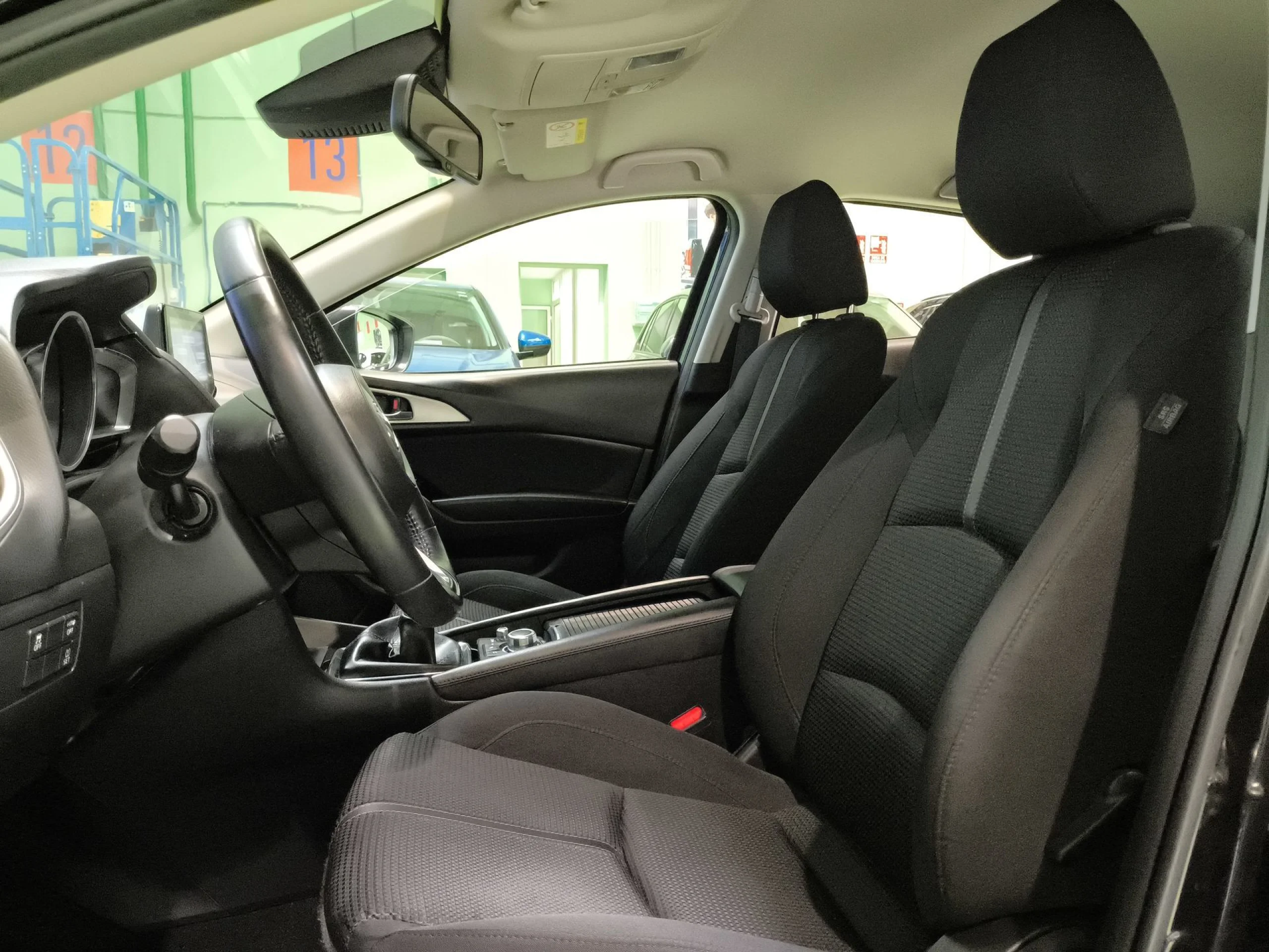 Mazda Mazda 3 2.0 GE Black Tech Edition MT 88 kW (120 CV) - Foto 8