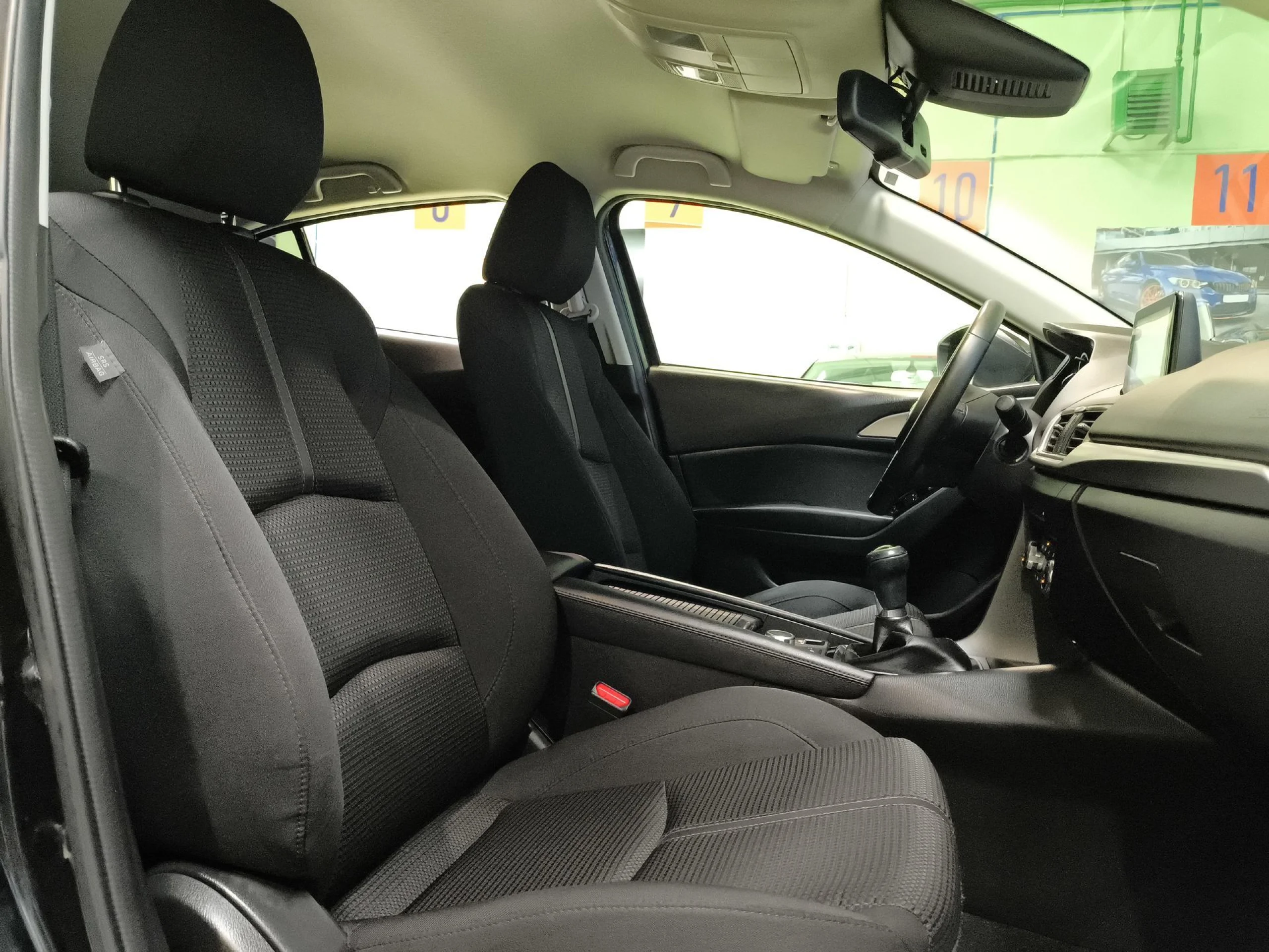 Mazda Mazda 3 2.0 GE Black Tech Edition MT 88 kW (120 CV) - Foto 27