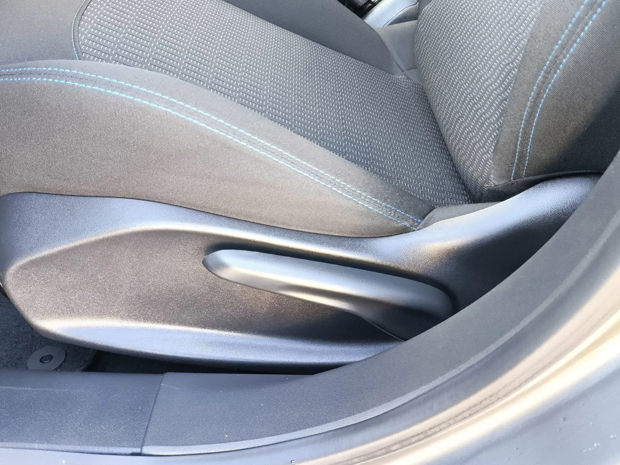 Peugeot 208 Style BlueHDi 	55 kW (75 CV) - Foto 9