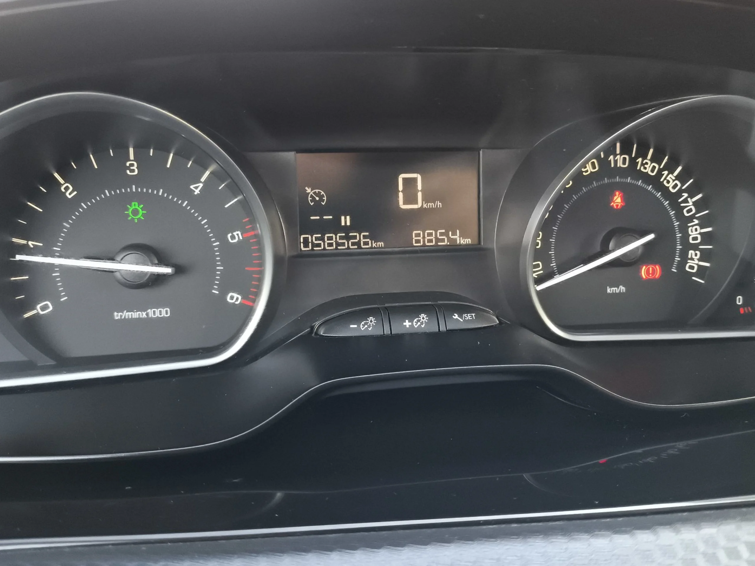 Peugeot 208 Style BlueHDi 	55 kW (75 CV) - Foto 12