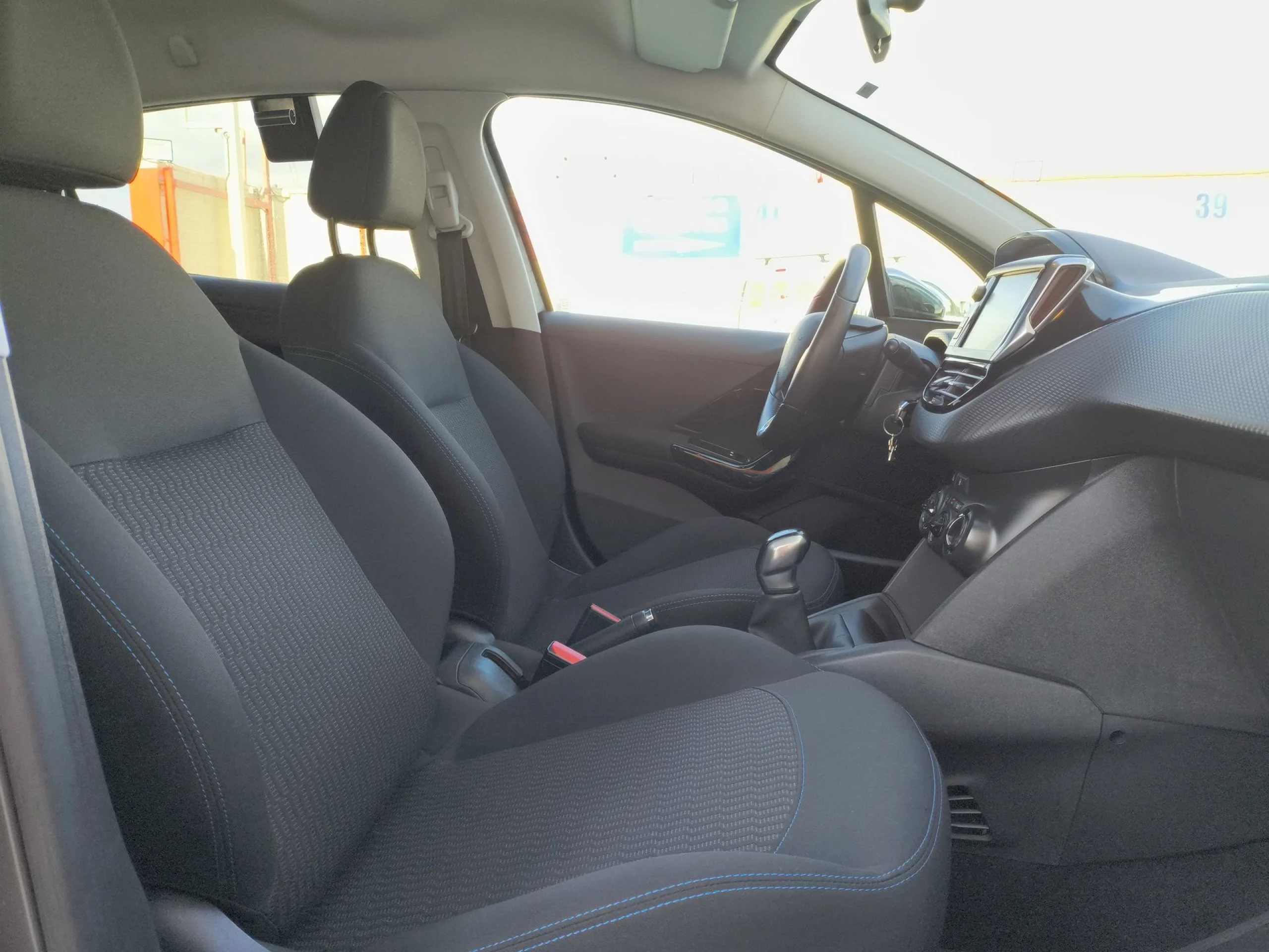 Peugeot 208 Style BlueHDi 	55 kW (75 CV) - Foto 19