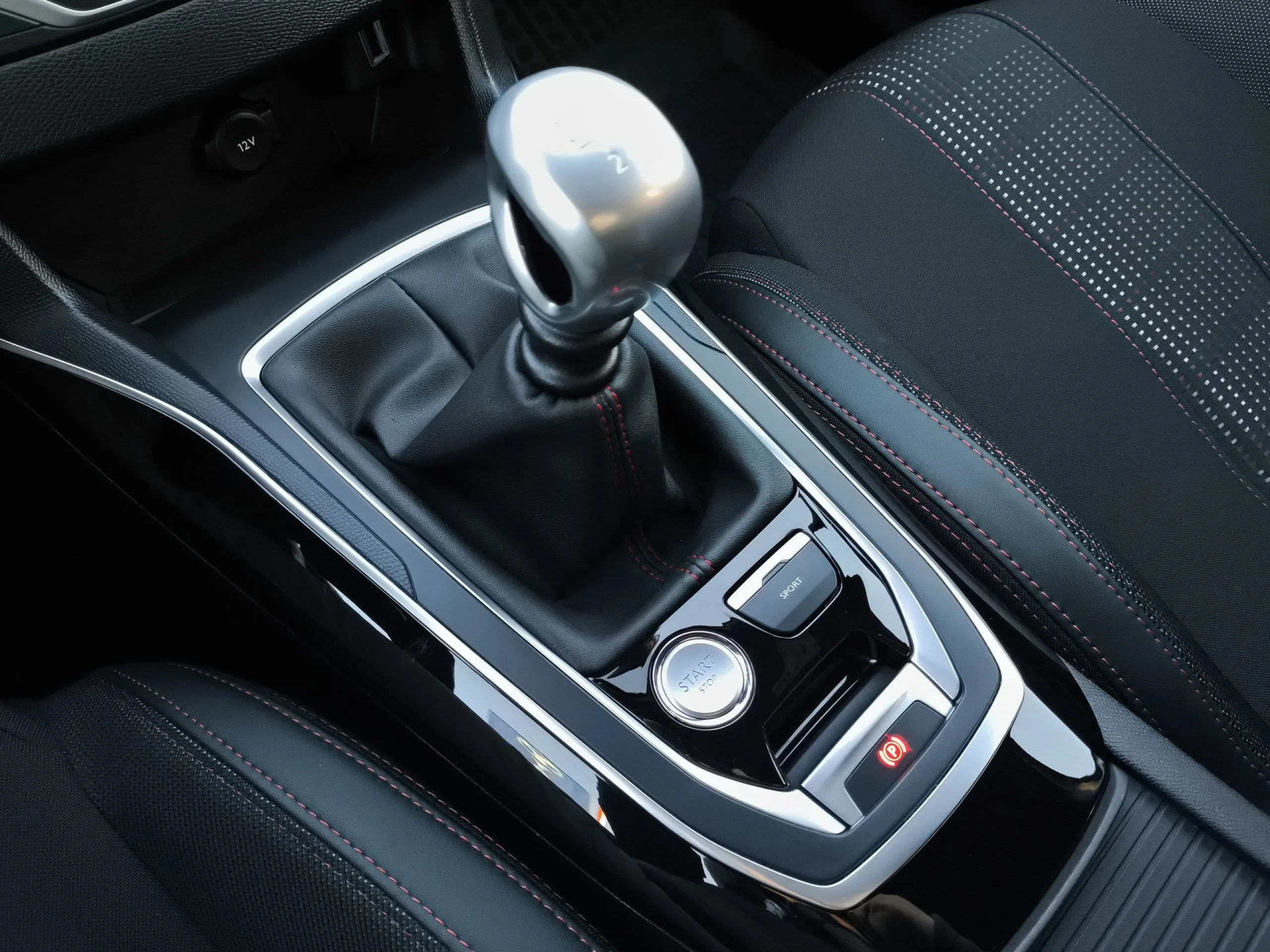 Peugeot 308 SW 2.0 BlueHDI SANDS GT Line 110 kW (150 CV) - Foto 23