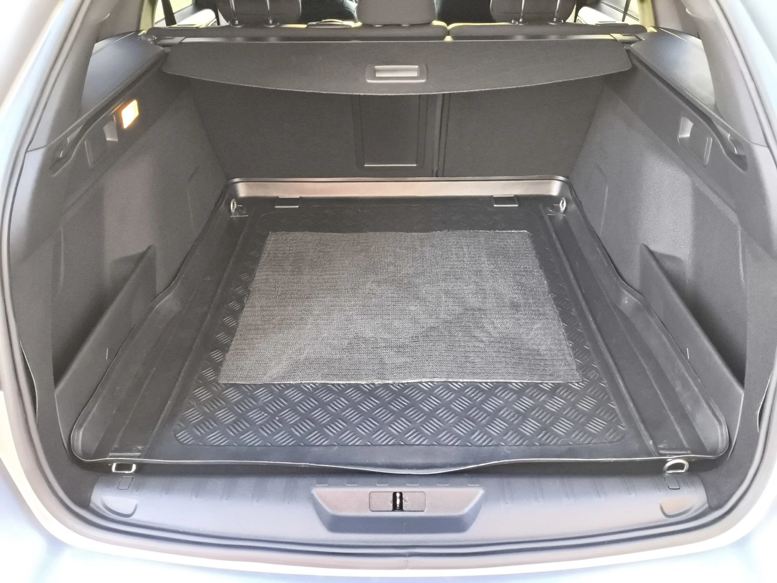 Peugeot 308 SW 2.0 BlueHDI SANDS GT Line 110 kW (150 CV) - Foto 26