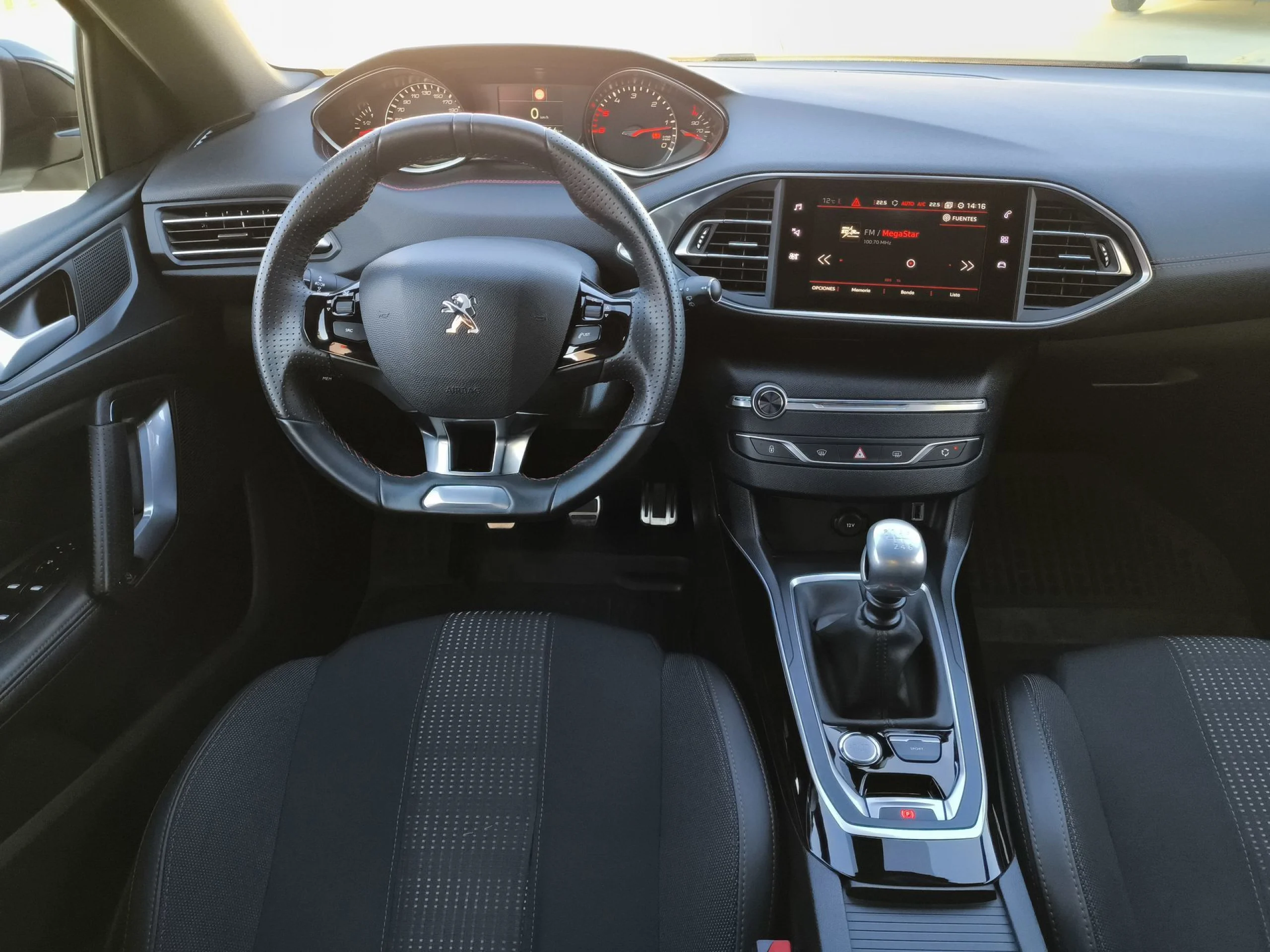Peugeot 308 SW 2.0 BlueHDI SANDS GT Line 110 kW (150 CV) - Foto 24