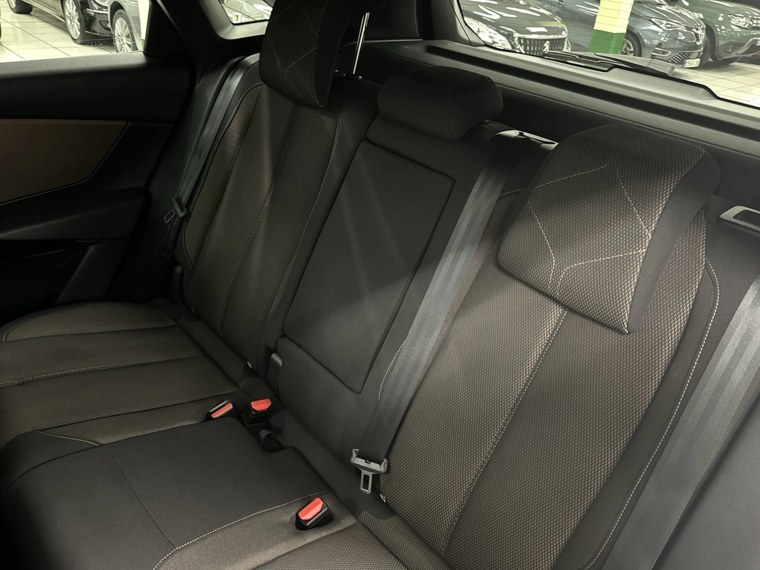 DS DS7 Crossback BlueHDi 130 DE Bastille + AT 96 kW (130 CV) - Foto 18