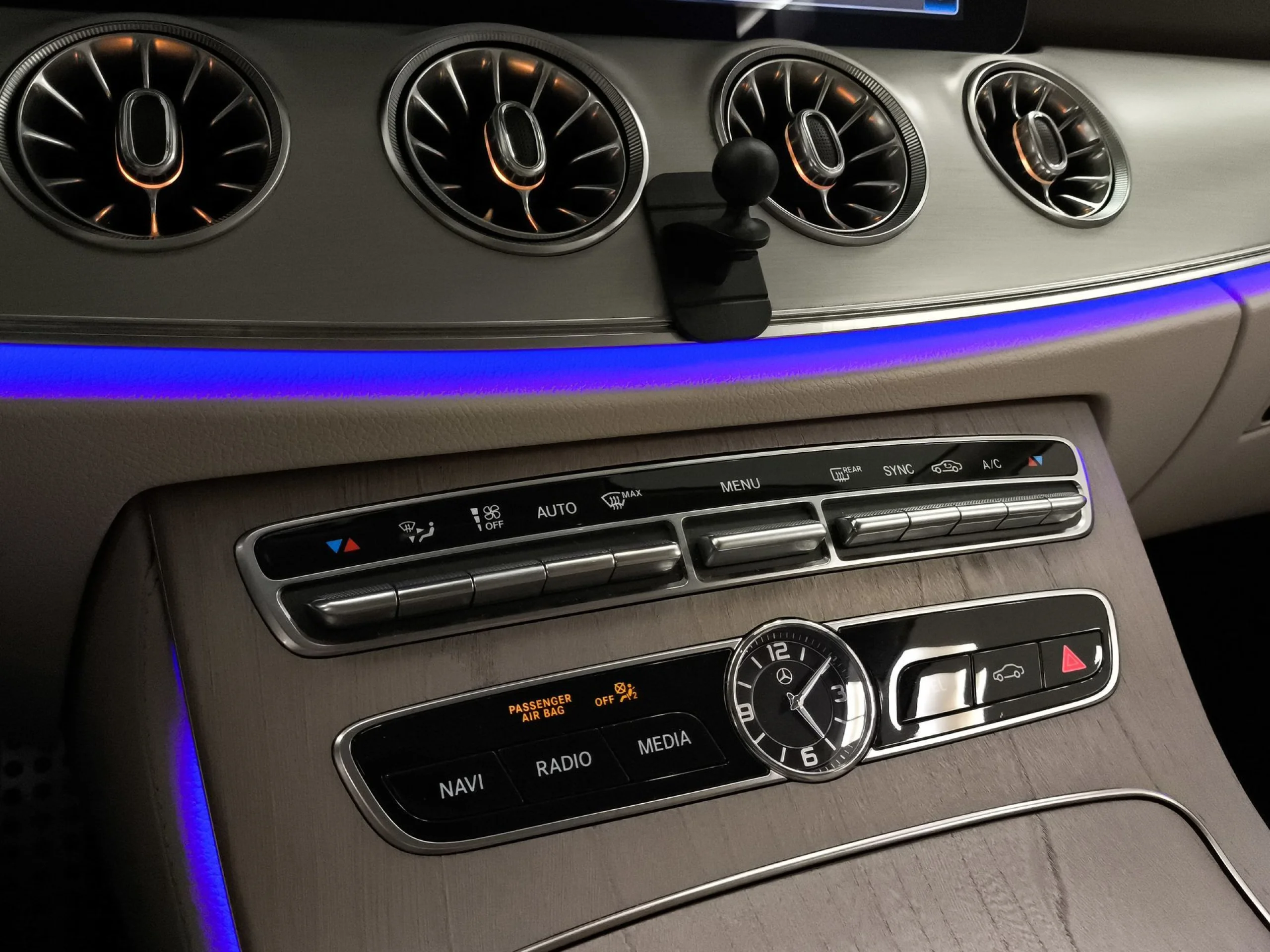 Mercedes-Benz Clase E E 220 d Coupe 143 kW (194 CV) - Foto 23