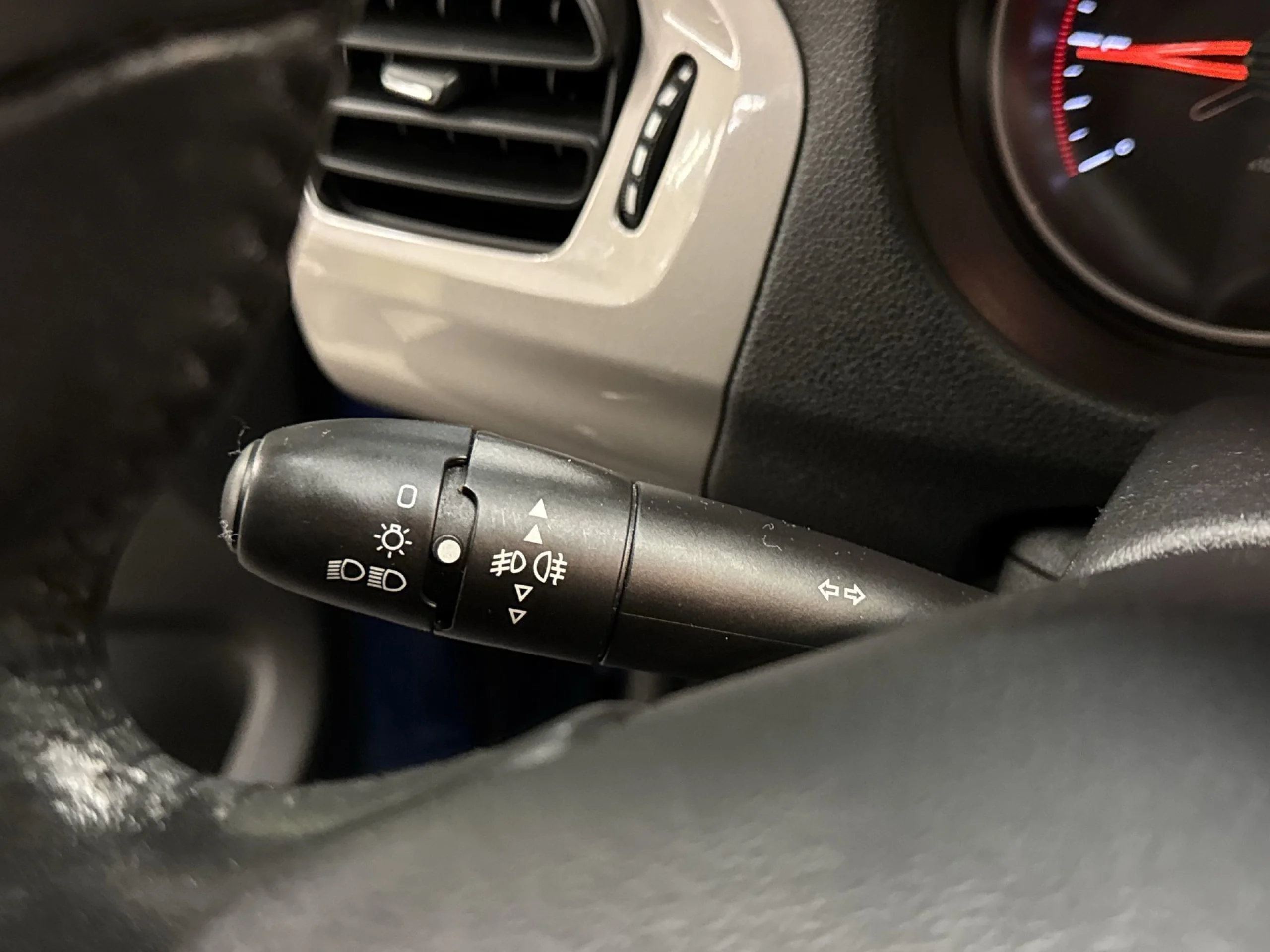 Citroen C-Elysee PureTech 82 Shine 60 kW (82 CV) - Foto 12