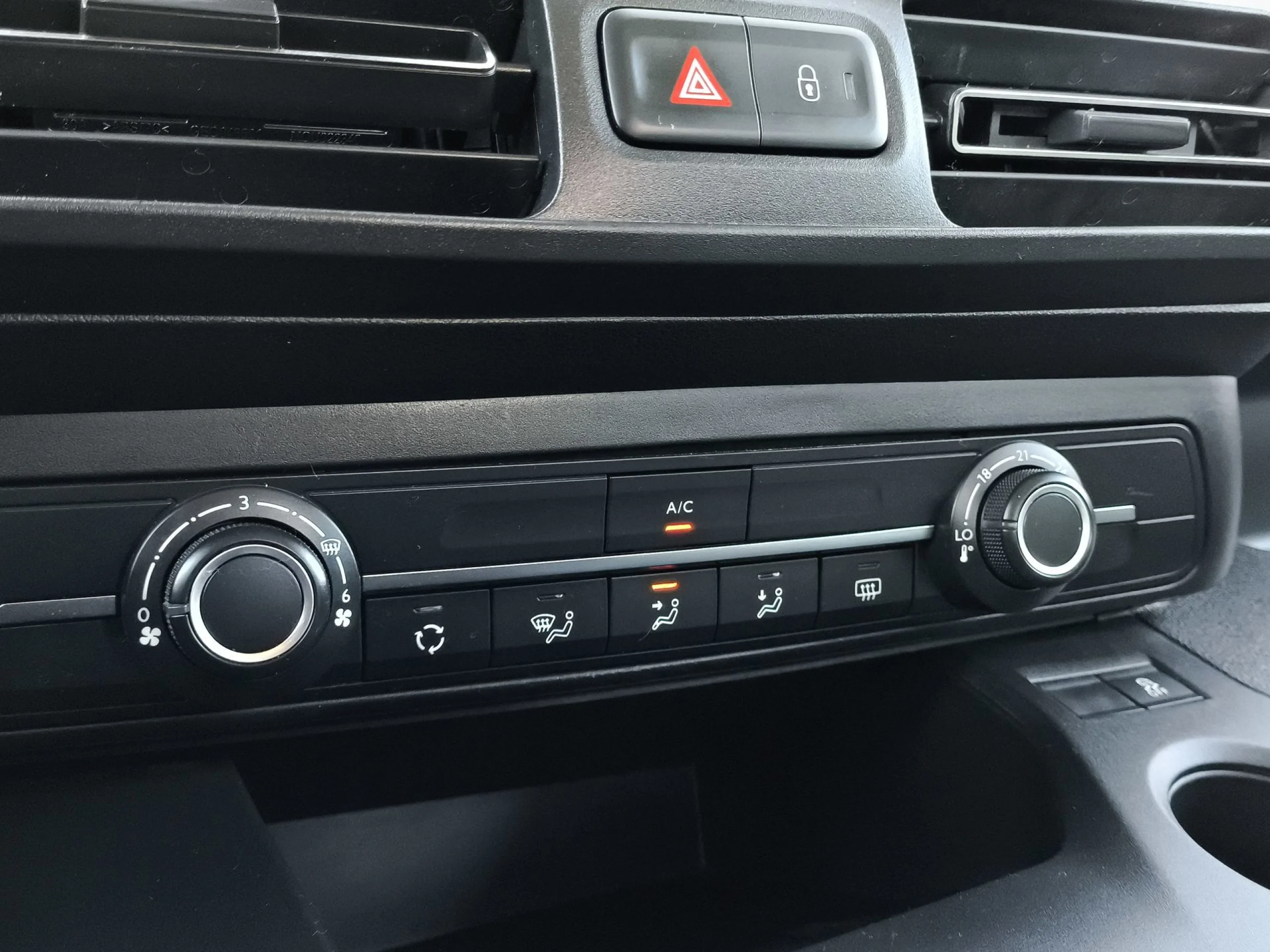 Citroen Berlingo Combi PureTech 110 SANDS Talla M Feel 81 kW (110 CV) - Foto 21