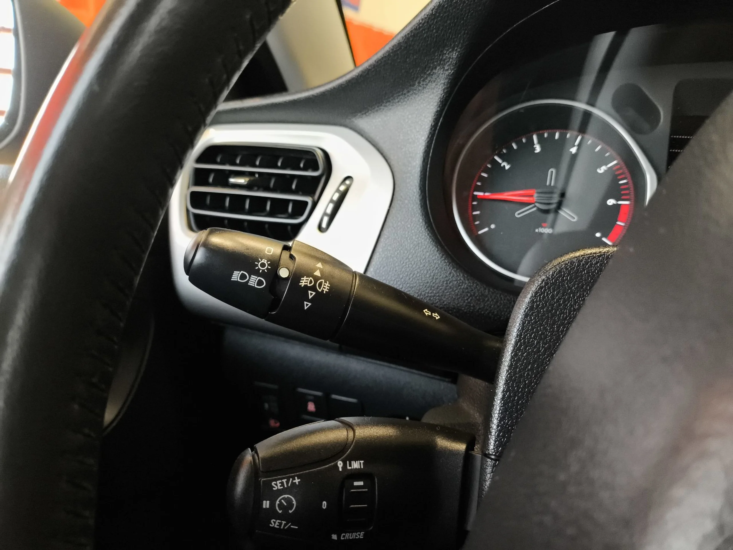 Citroen C-Elysee PureTech 82 Shine 60 kW (82 CV) - Foto 17