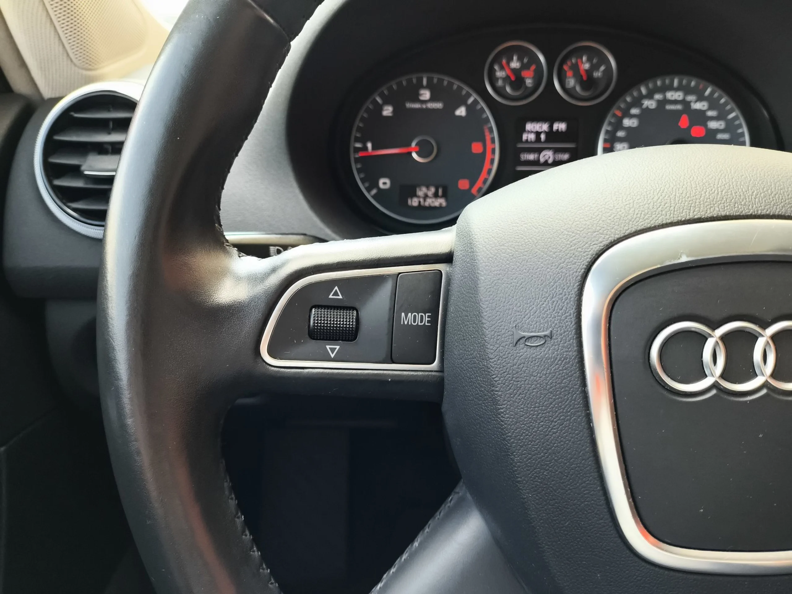 Audi A3 Sportback Attraction 1.6 TDI 77 kW (105 CV) S tronic - Foto 17