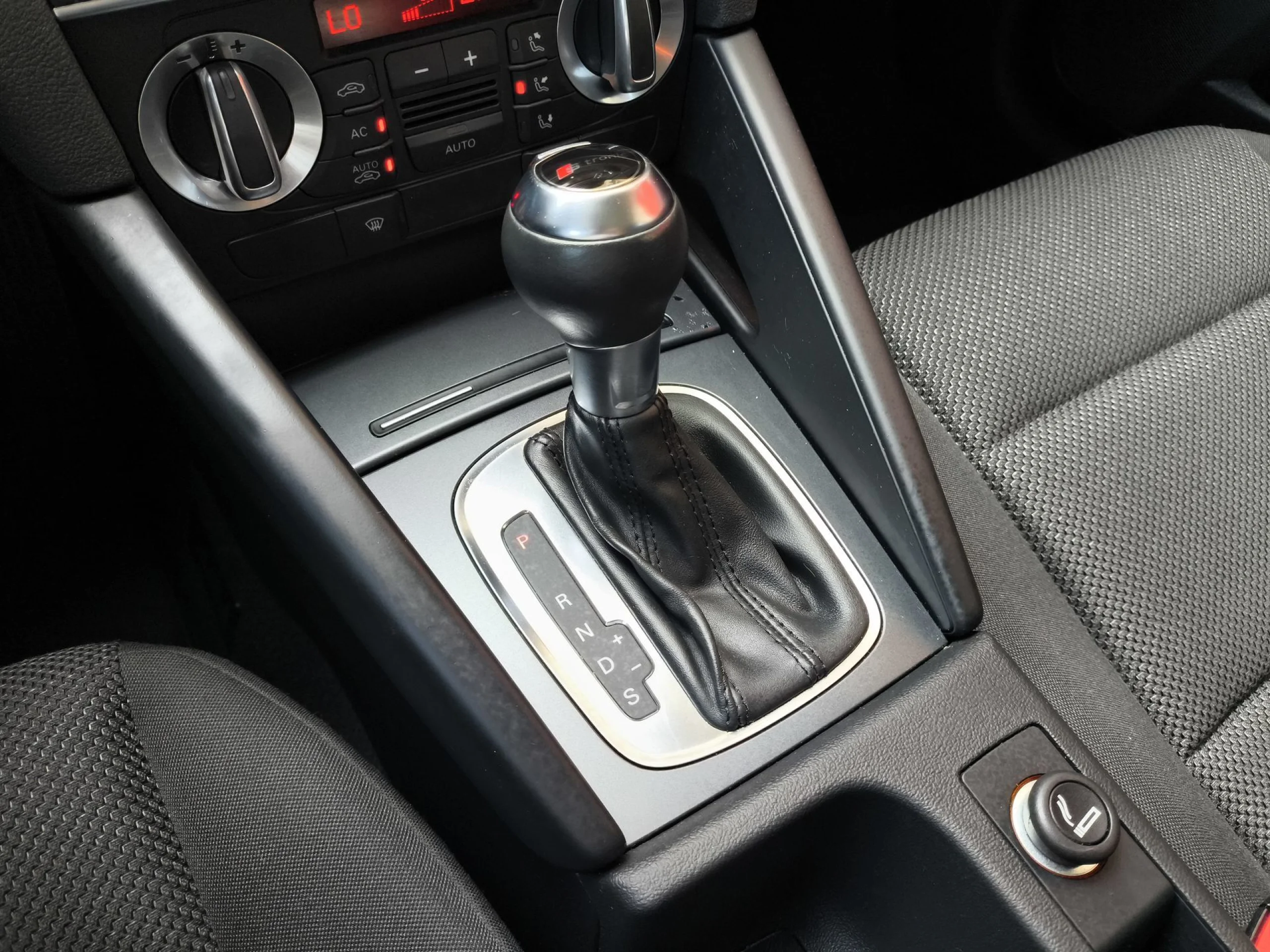 Audi A3 Sportback Attraction 1.6 TDI 77 kW (105 CV) S tronic - Foto 24