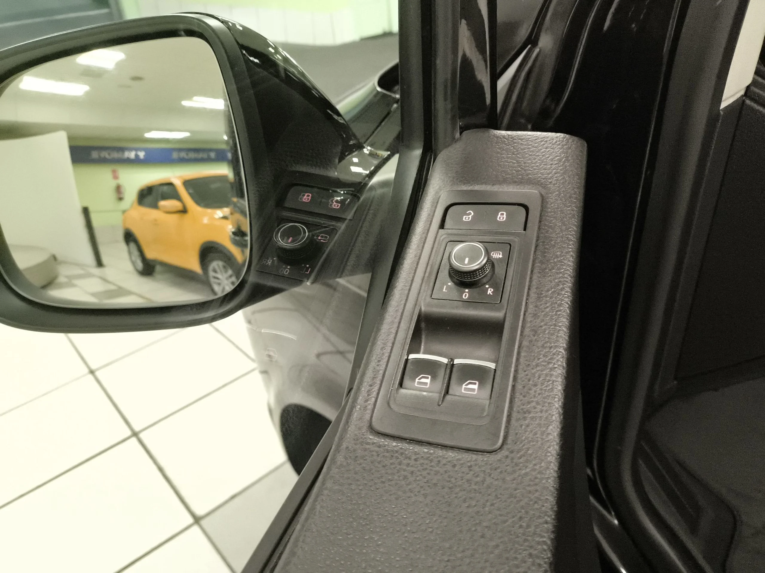 Volkswagen Multivan Premium Batalla Corta 2.0 TDI BMT 110 kW (150 CV) DSG - Foto 10