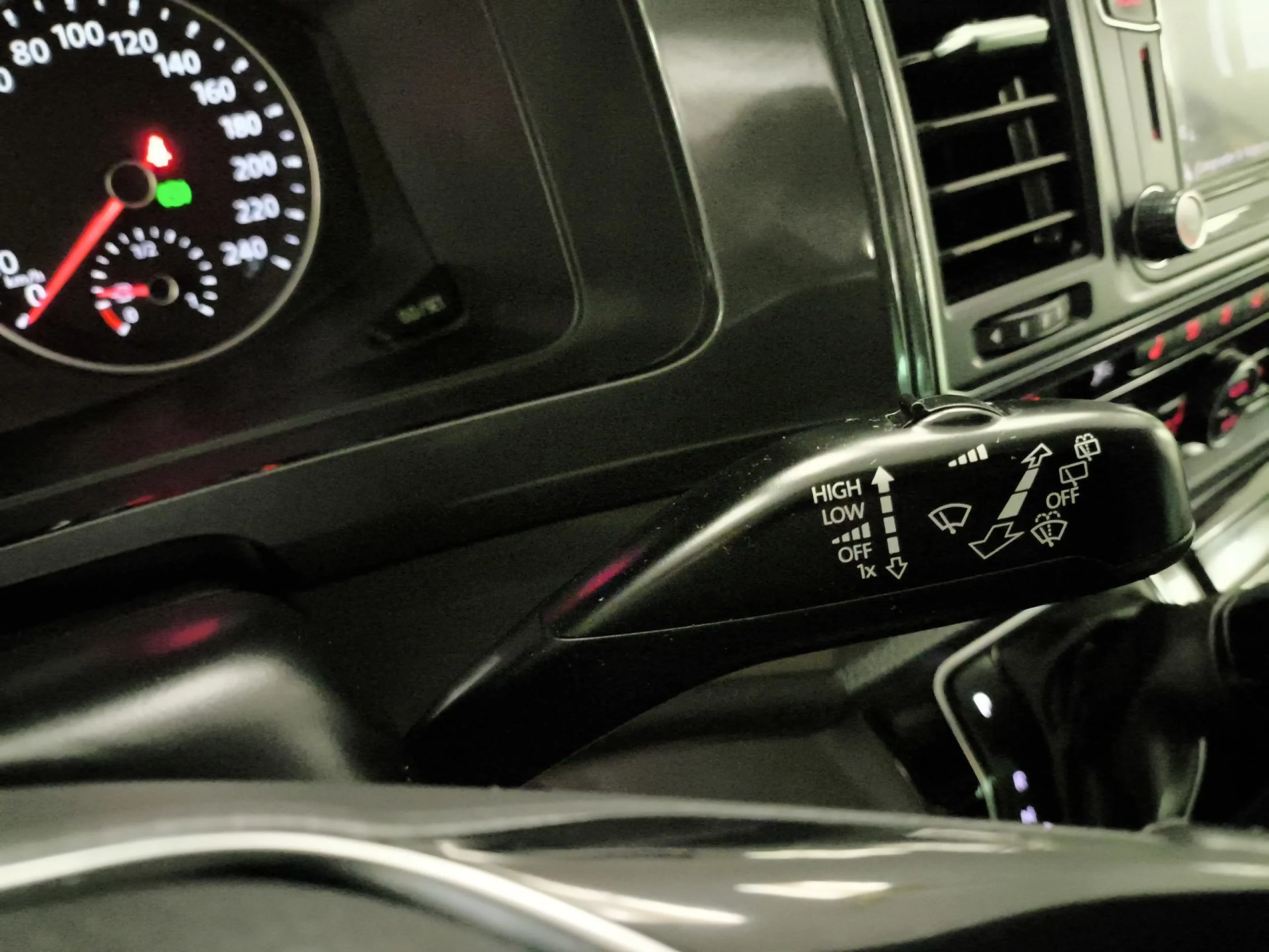 Volkswagen Multivan Premium Batalla Corta 2.0 TDI BMT 110 kW (150 CV) DSG - Foto 18