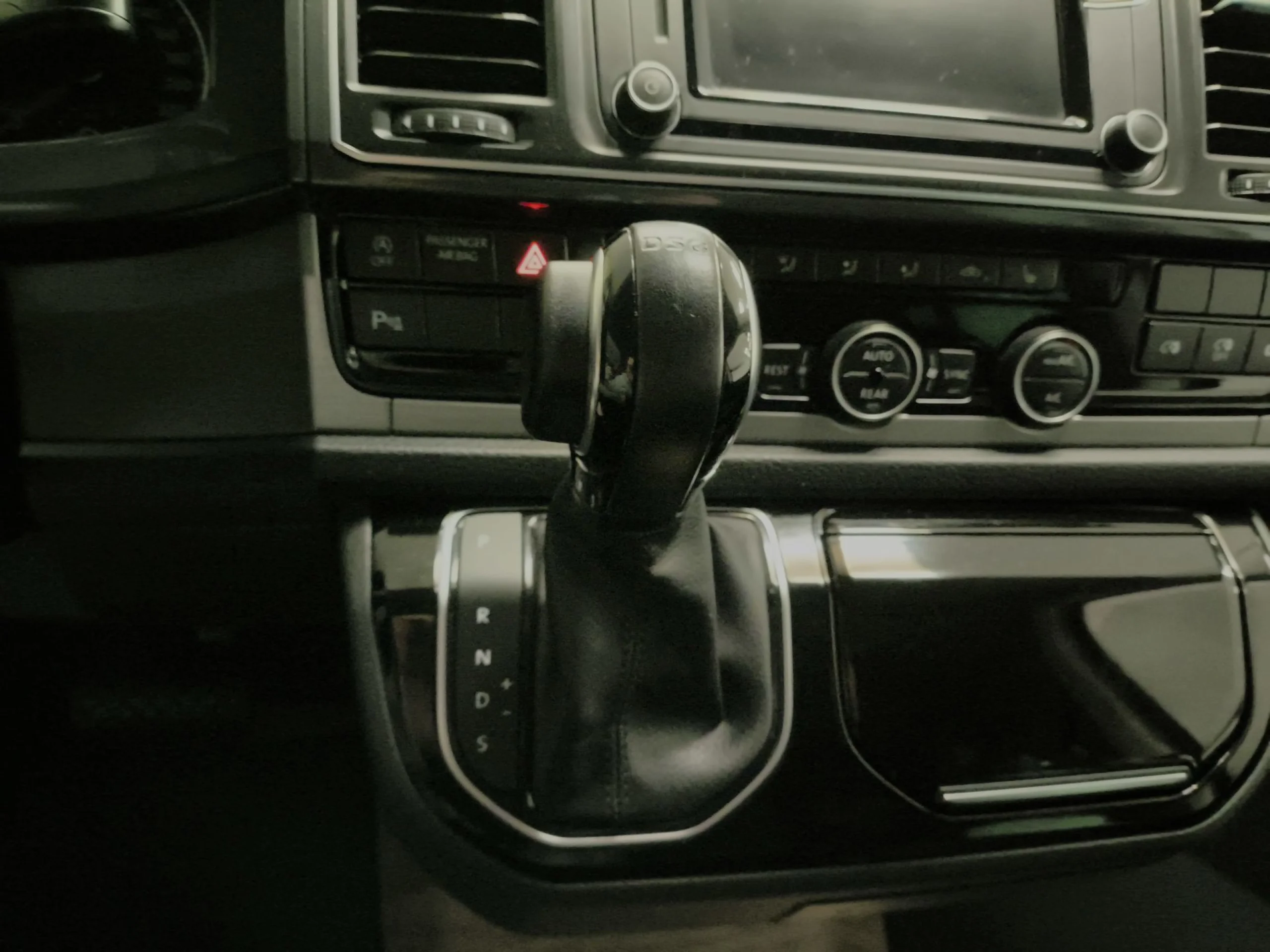 Volkswagen Multivan Premium Batalla Corta 2.0 TDI BMT 110 kW (150 CV) DSG - Foto 24