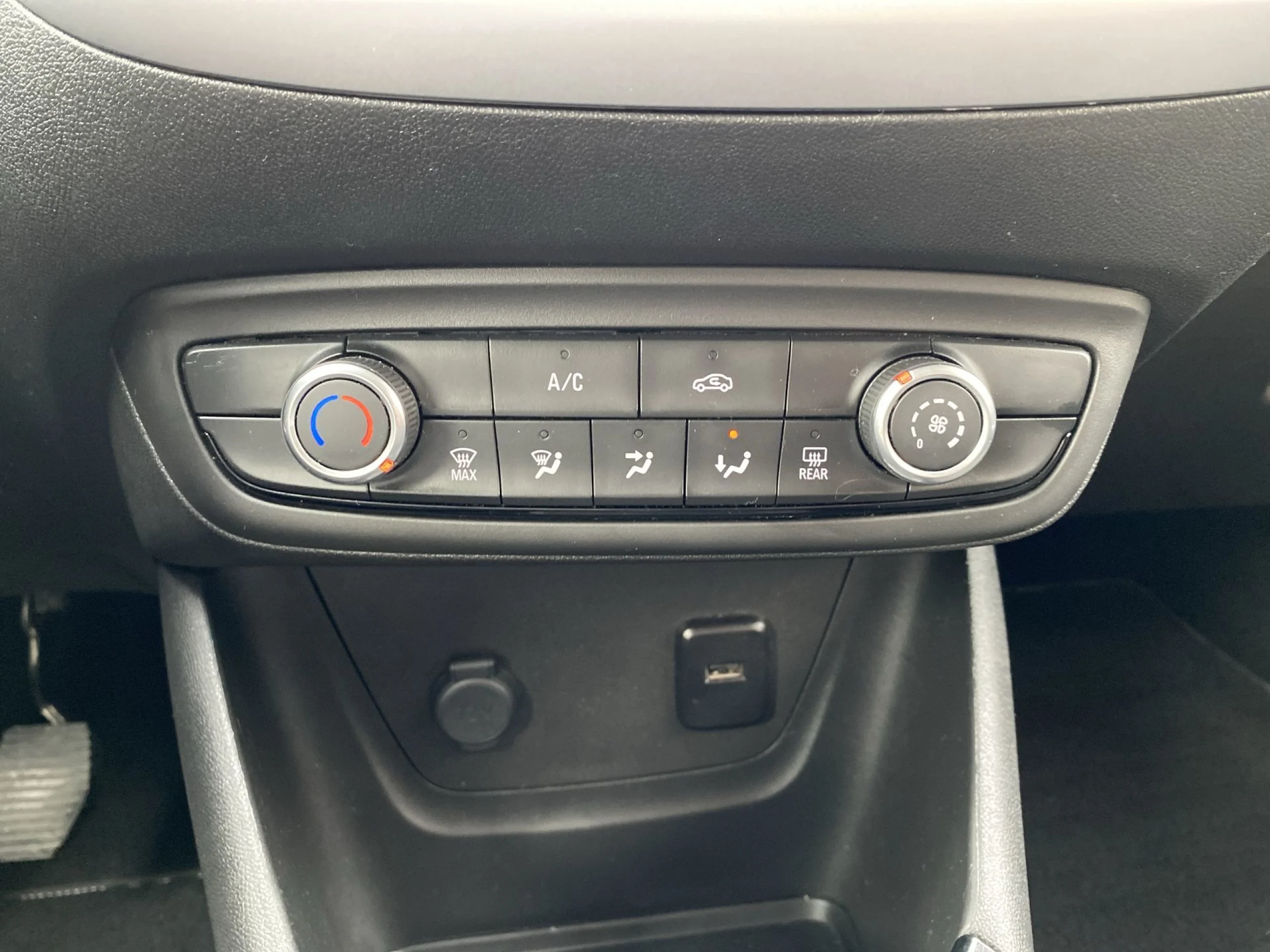Opel Grandland X 1.2 Turbo SANDS Selective 96 kW (130 CV) - Foto 15