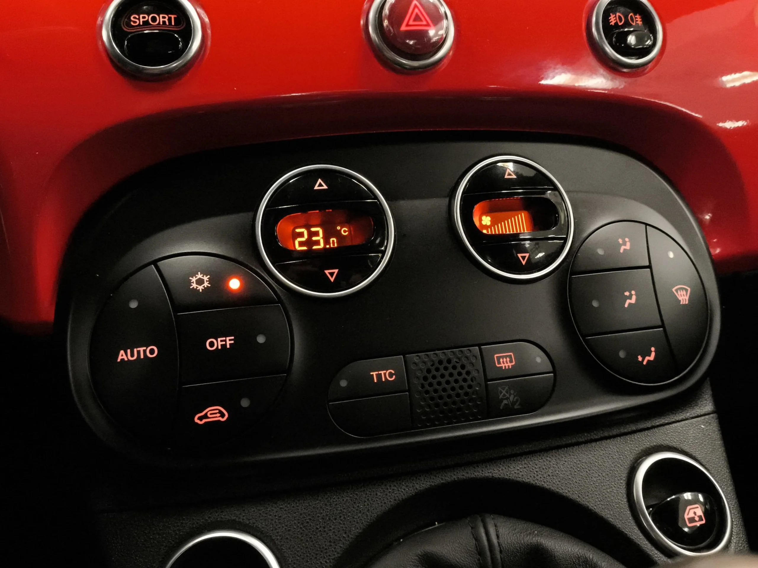 Abarth 500 1.4 16v T-Jet 595 107 kW (145 CV) - Foto 14