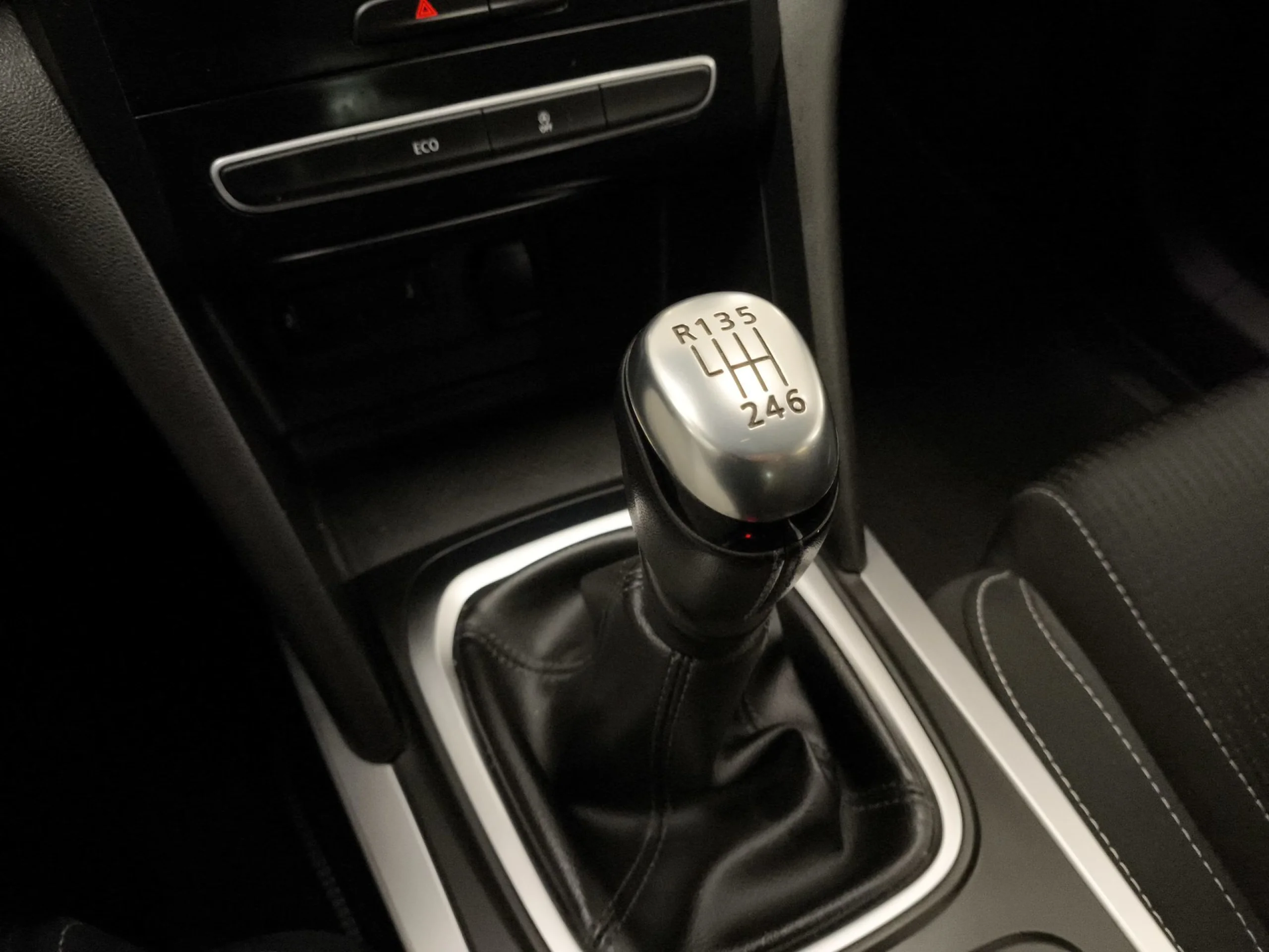 Renault Megane Zen TCe 103 kW (140 CV) GPF - Foto 16