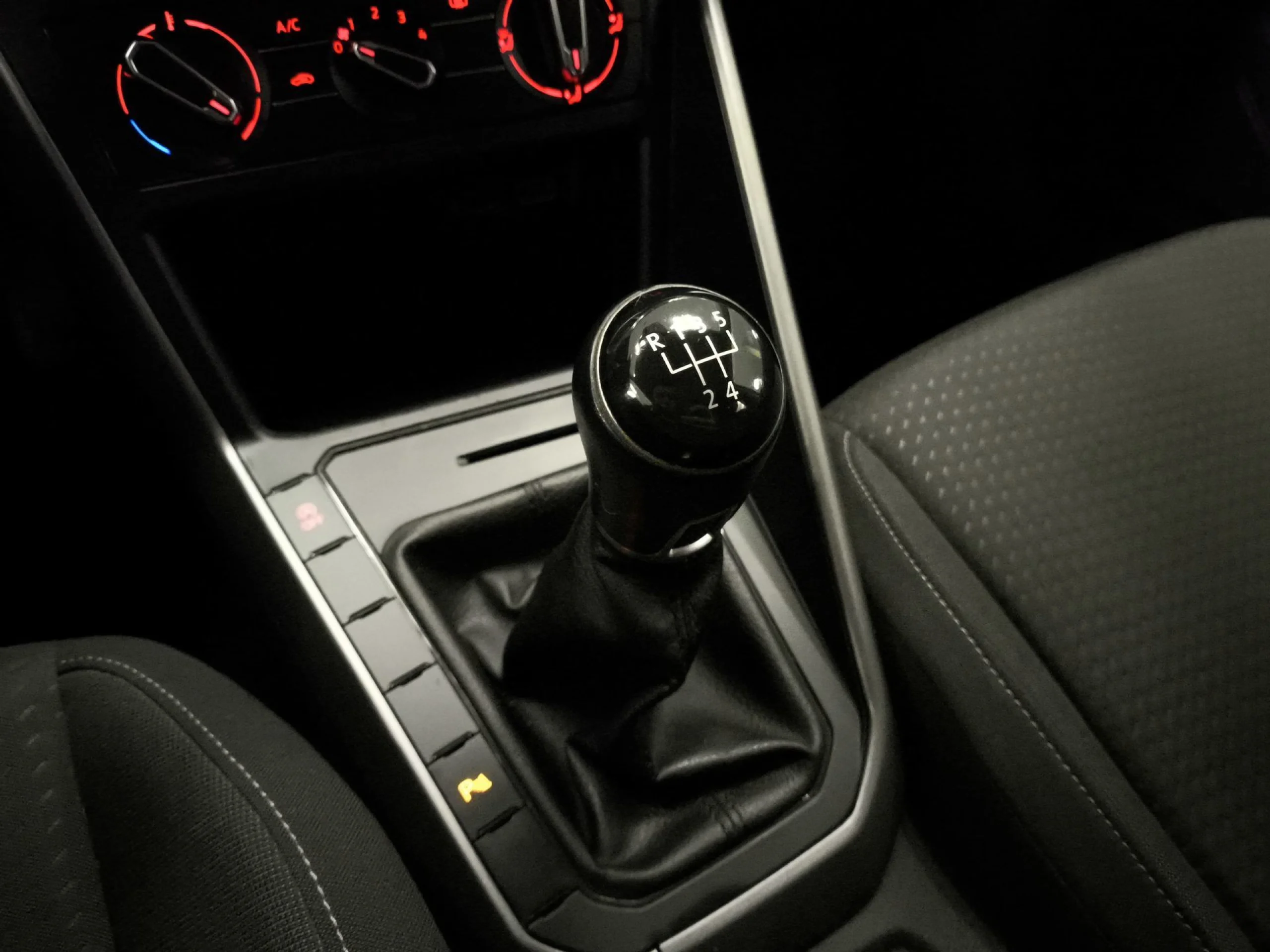 Volkswagen Polo Advance 1.0 TSI 70 kW (95 CV) - Foto 20