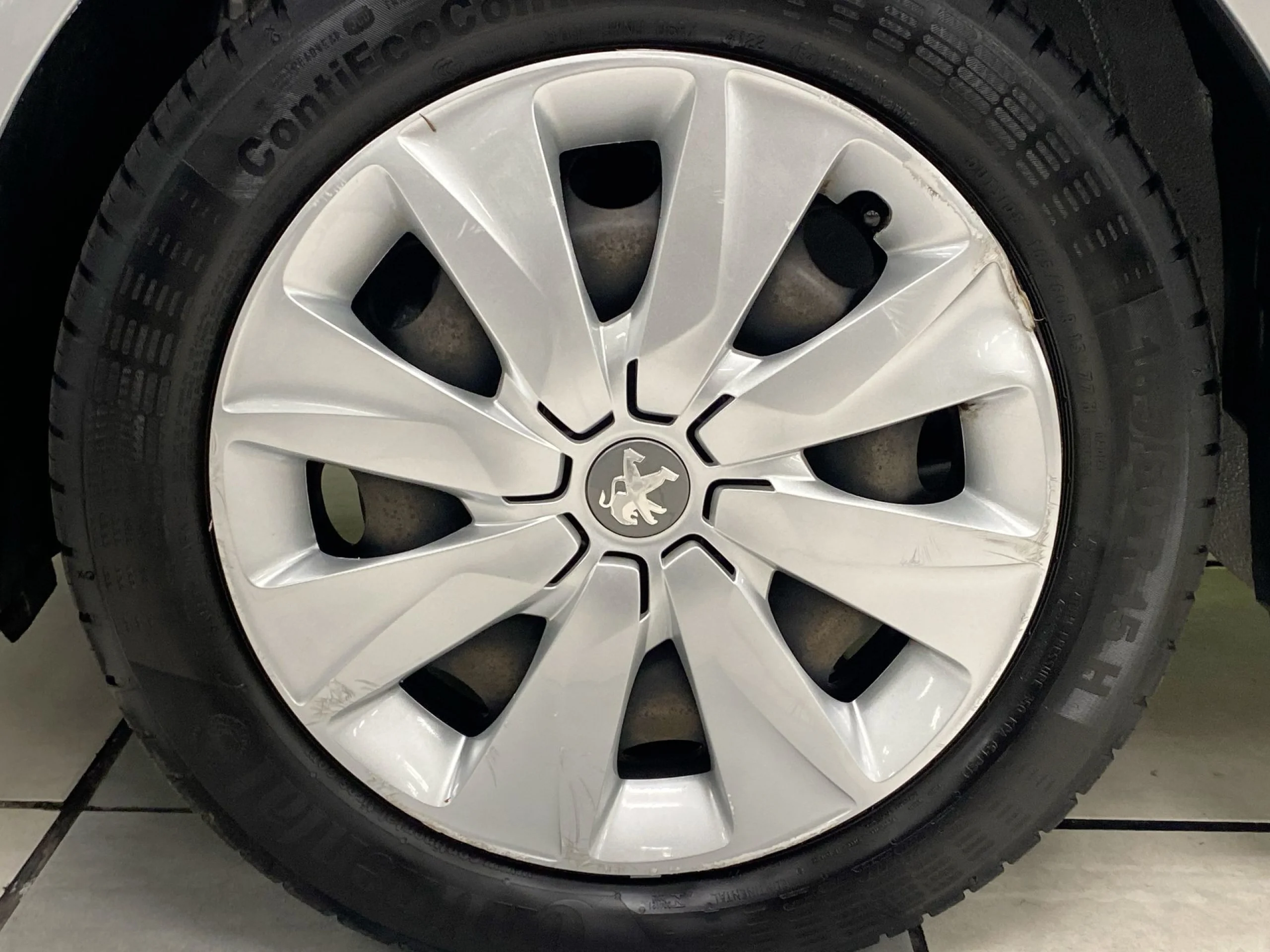 Peugeot 108 1.2 PureTech Active 60 kW (82 CV) - Foto 7